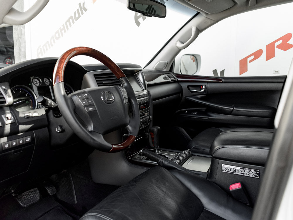 Купить Lexus LX 570 5.7 AT (367 л.с.) 4WD, 2011 в Екатеренбурге