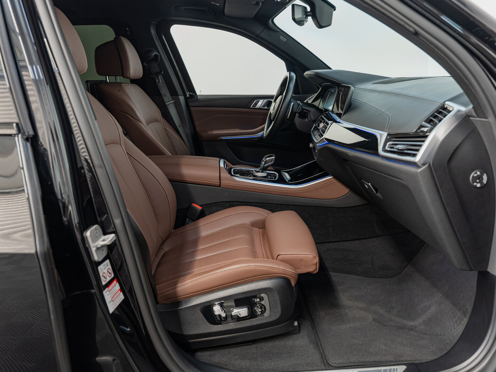 Автомобиль BMW X5 M50i 4.4 AT (530 л.с.) 4WD - 10