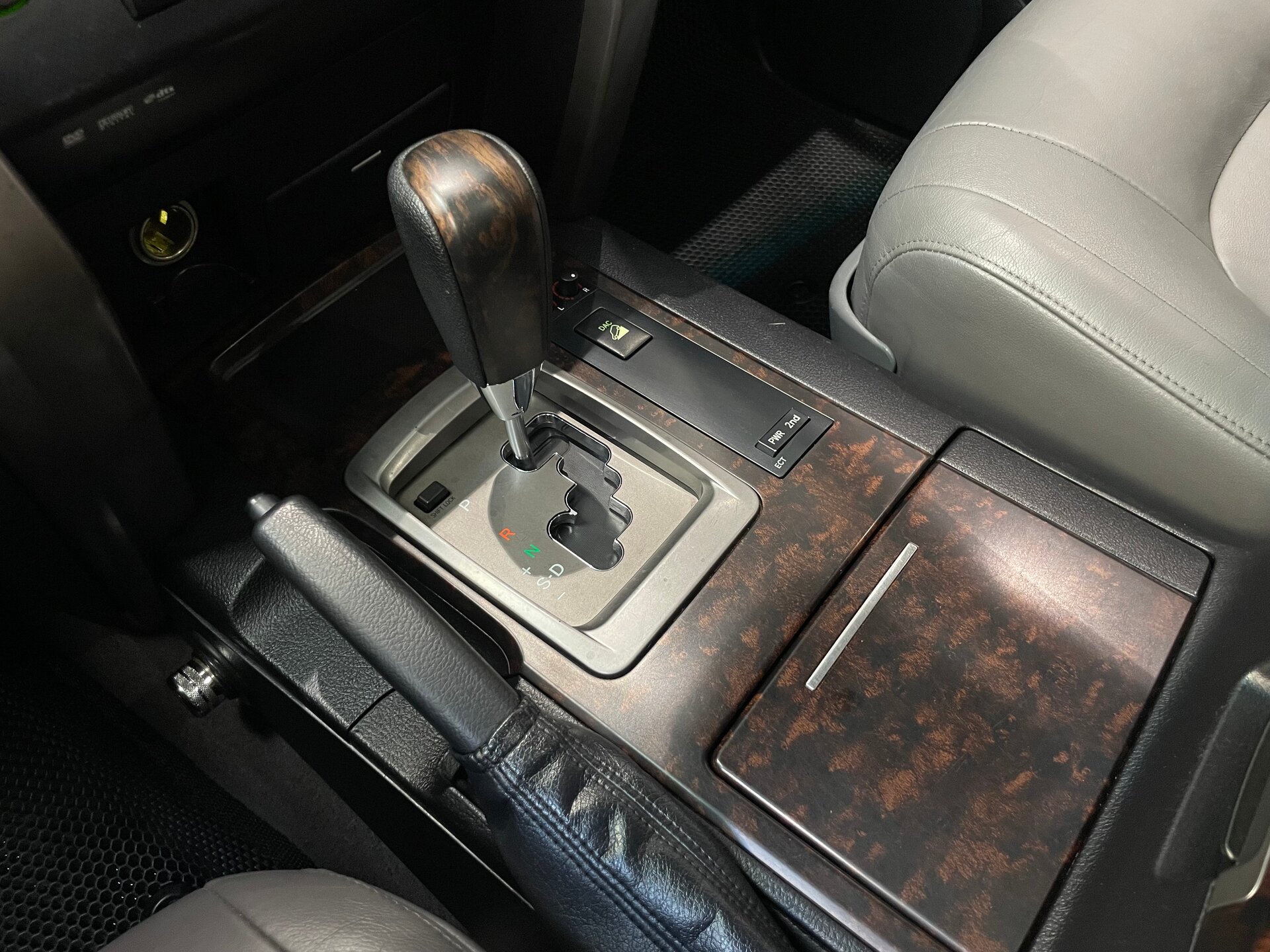 Автомобиль Toyota Land Cruiser 4.5d AT (235 л.с.) 4WD - 19