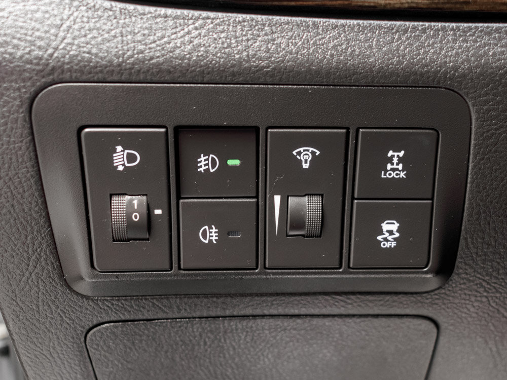 Купить Hyundai Santa Fe 2.4 AT (174 л.с.) 4WD, 2011 в Екатеренбурге