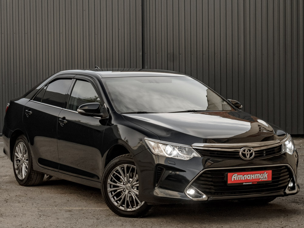 Купить Toyota Camry 2.5 AT (181 л.с.), 2017 в Екатеренбурге