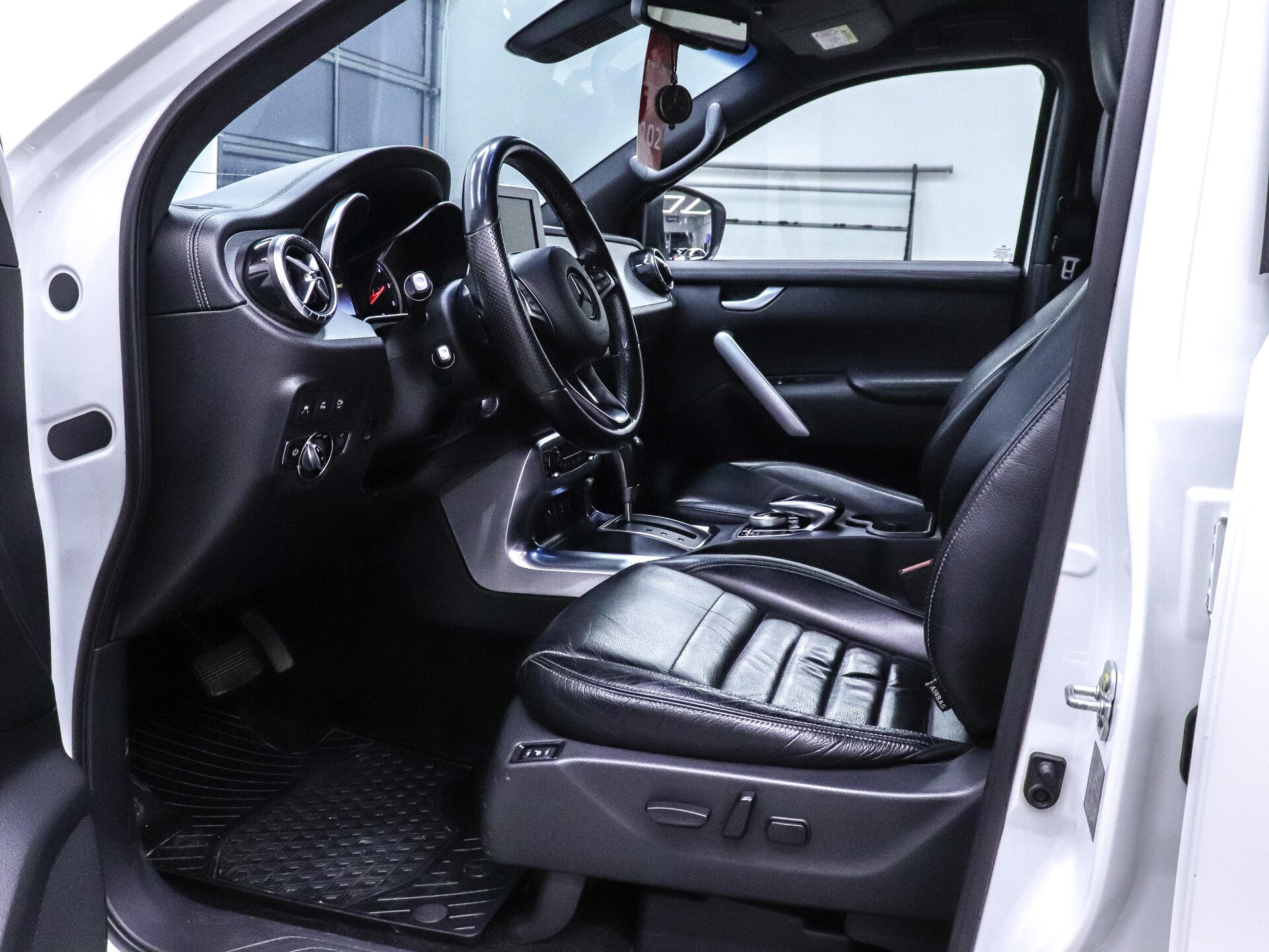 Mercedes-Benz X-Класс 2019 12