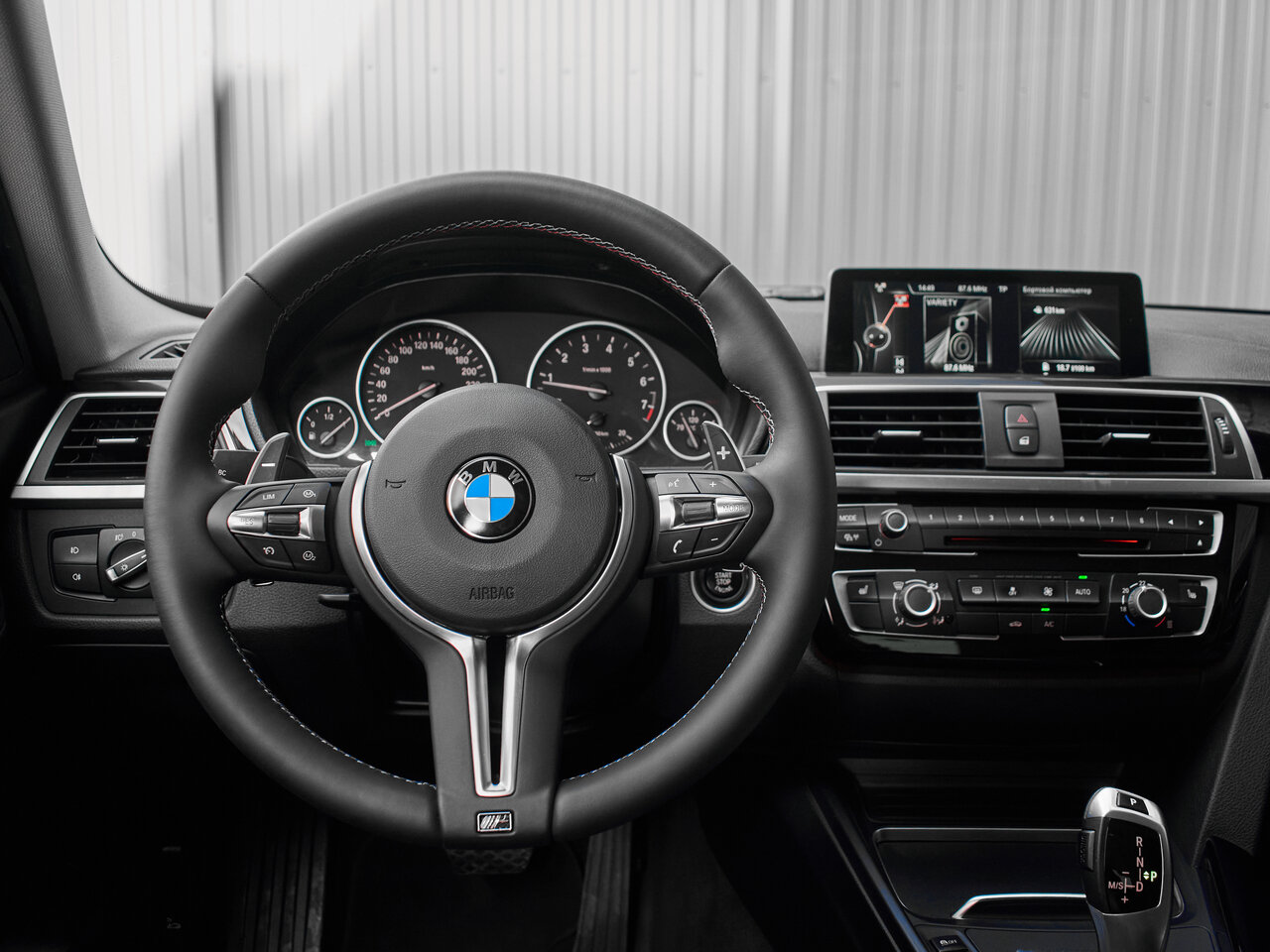 Купить BMW 3 серии 320i 2.0 AT (184 л.с.), 2017 в Екатеренбурге