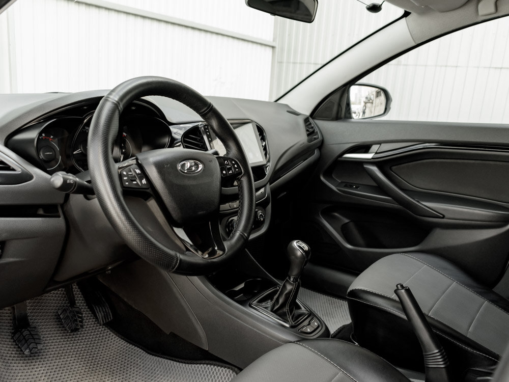 Купить Lada (ВАЗ) Vesta 1.6 MT (106 л.с.), 2016 в Екатеренбурге