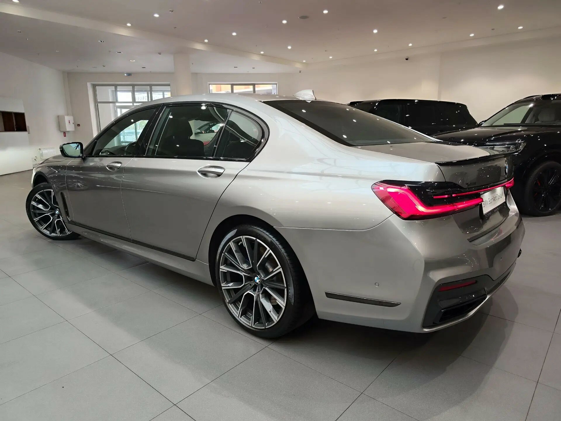Автомобиль BMW 7 серии 730Ld xDrive 3.0d AT (249 л.с.) 4WD - 4
