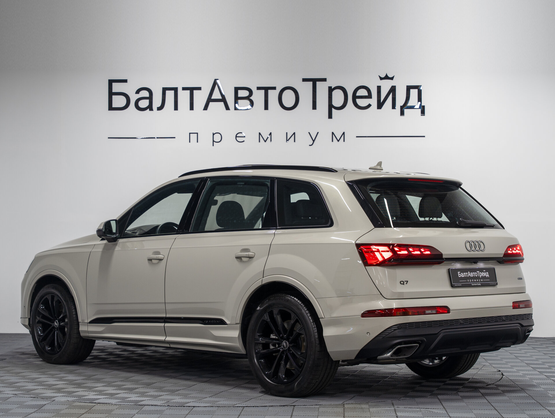 Автомобиль Audi Q7 55 TFSI 3.0 AT (340 л.с.) 4WD - 9