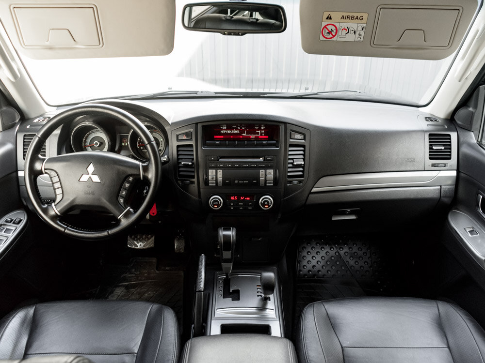 Купить Mitsubishi Pajero 3.0 AT (178 л.с.) 4WD, 2013 в Екатеренбурге
