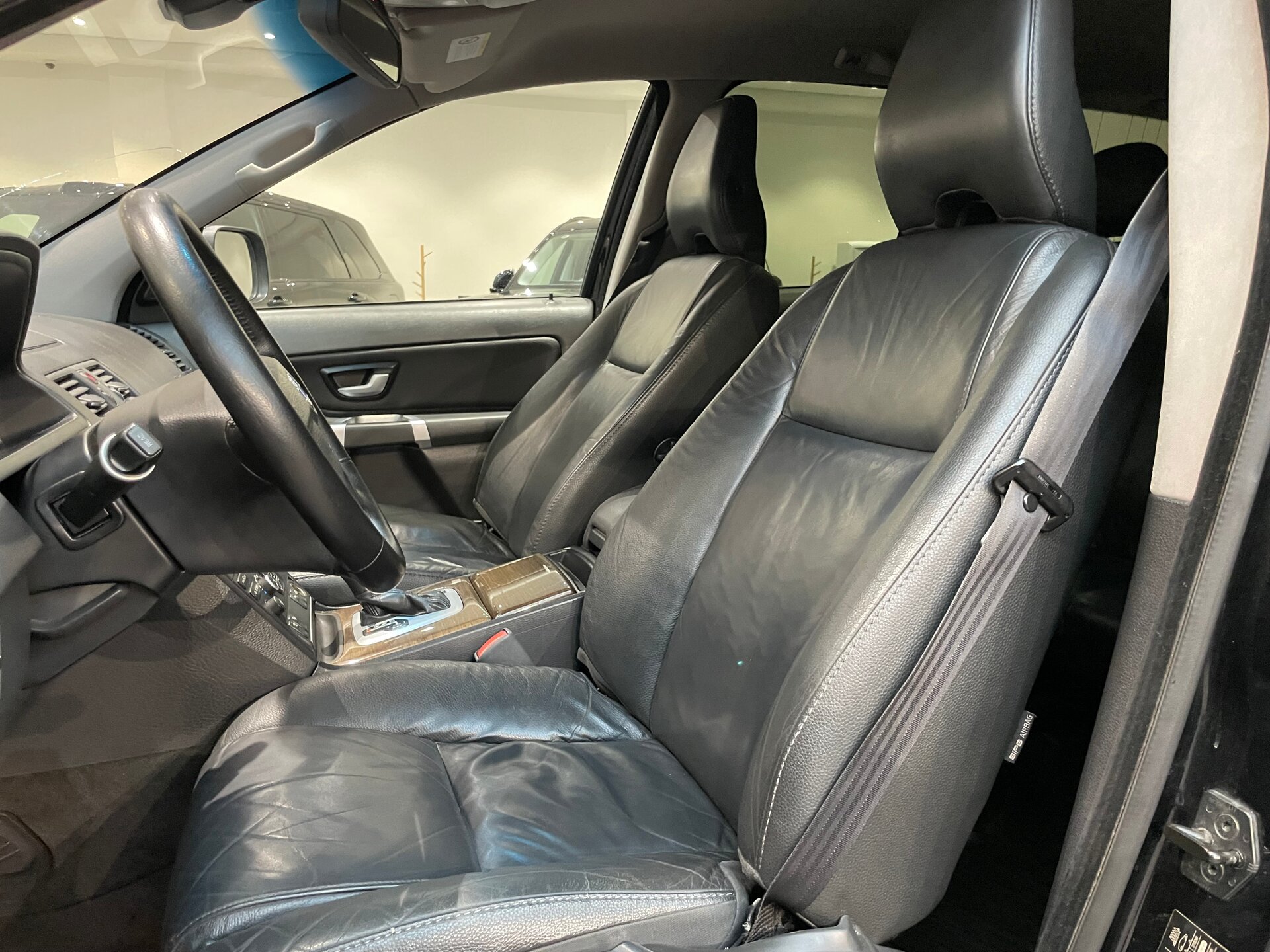 Автомобиль Volvo XC90 2.5 AT (210 л.с.) 4WD - 8