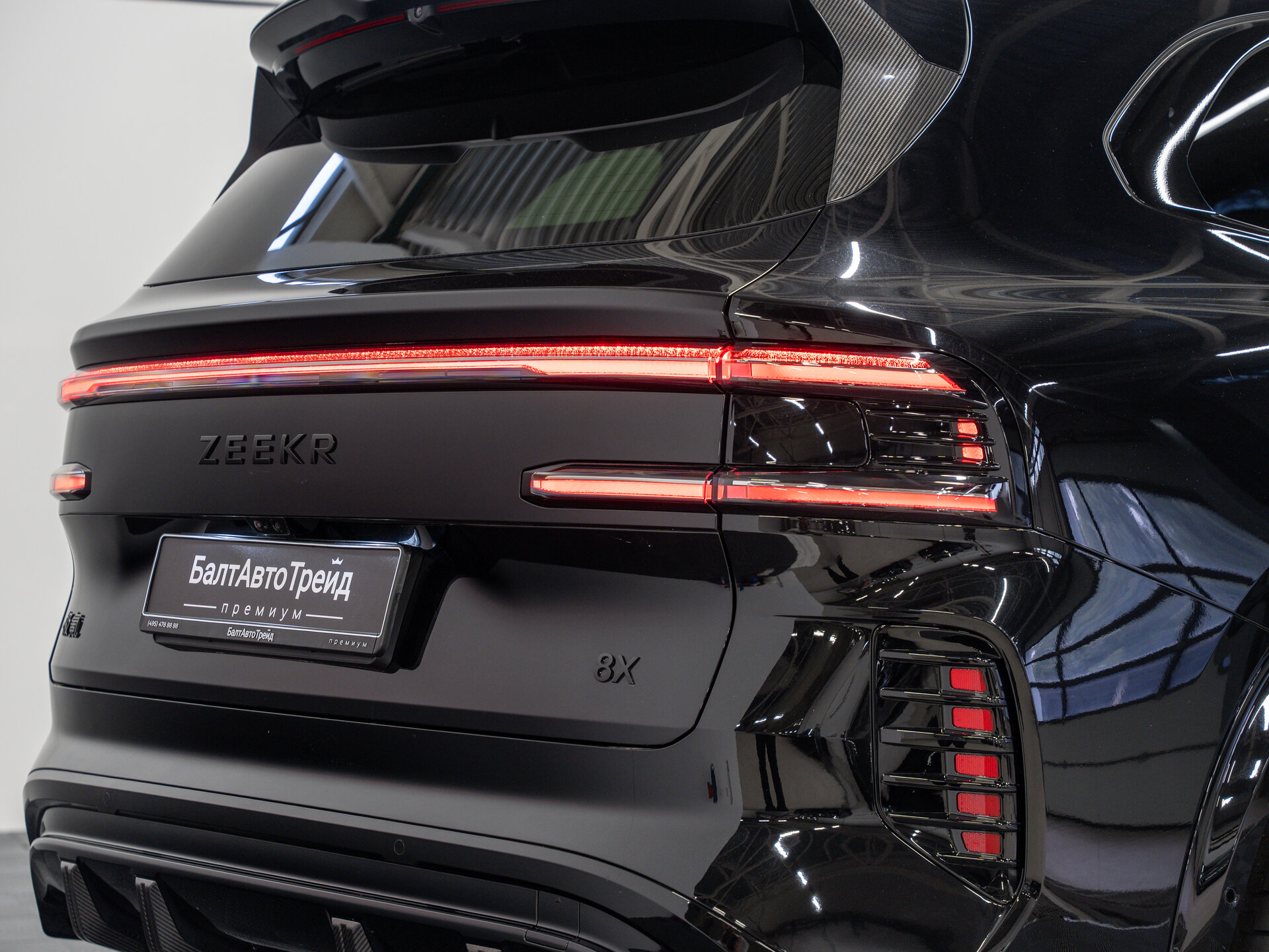 Автомобиль Zeekr 8X Dawn 2.0hyb AT (1401 л.с.) 4WD - 8