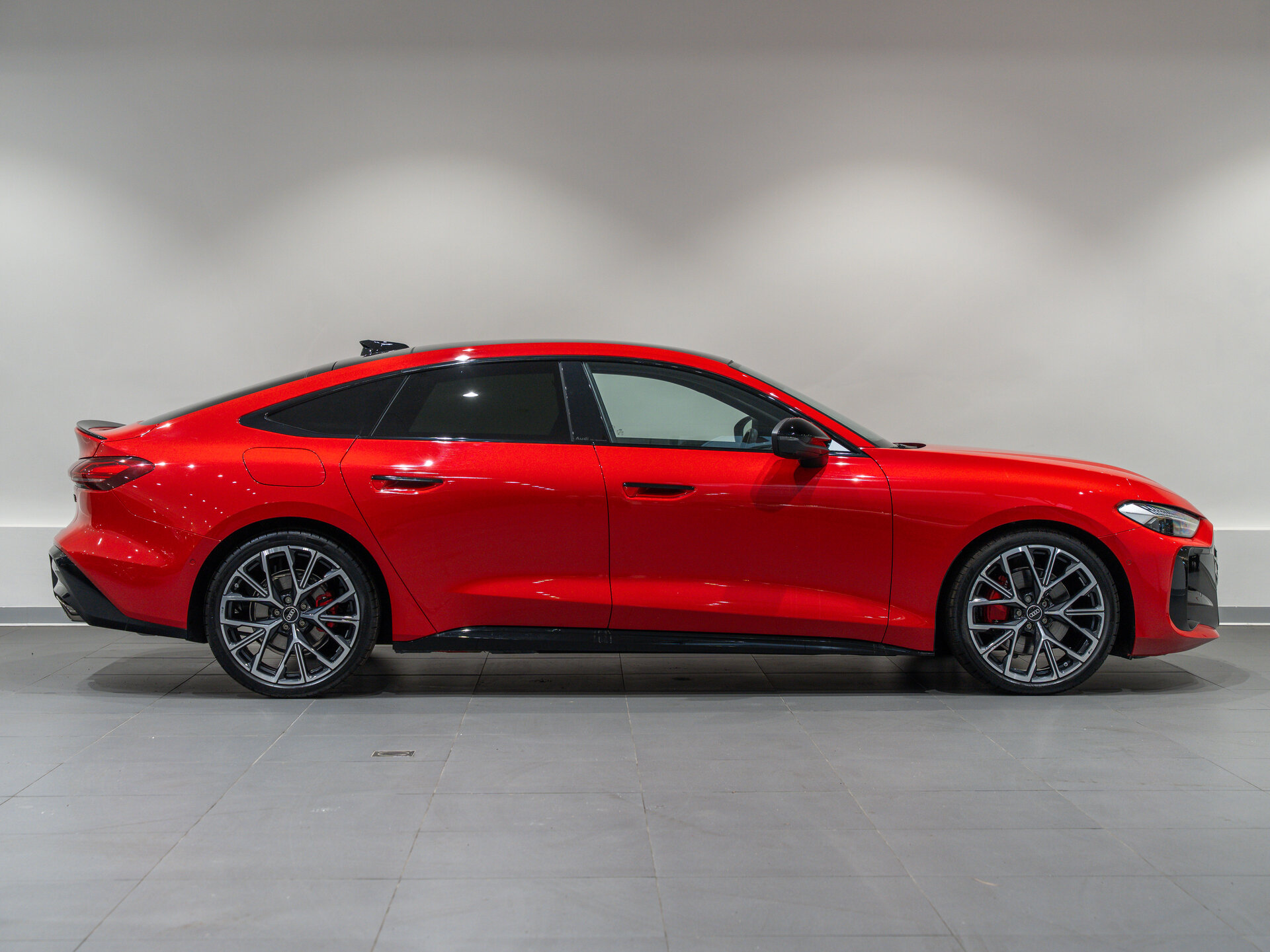 Автомобиль Audi A5 L 2.0 AMT (204 л.с.) 4WD - 4