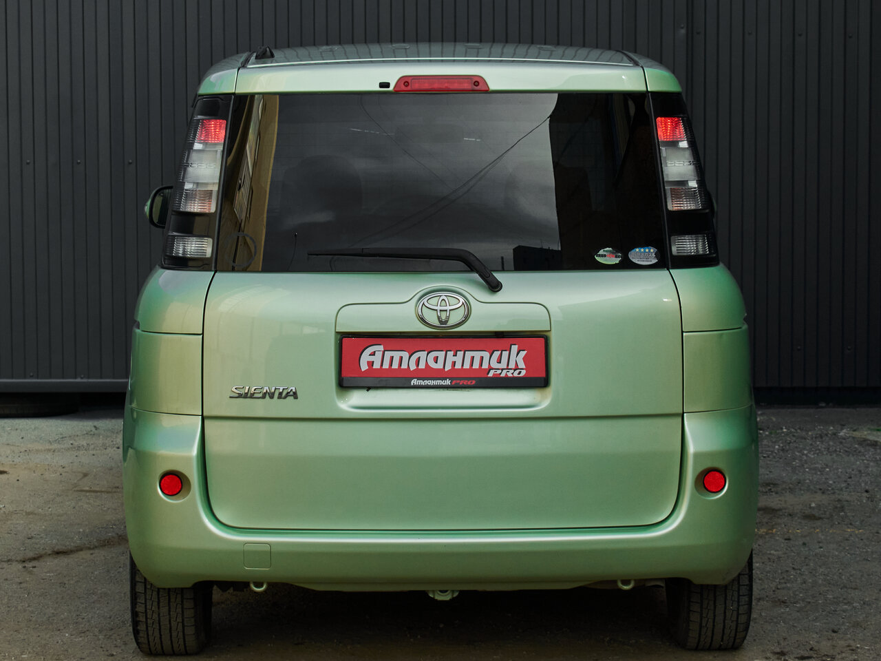 Купить Toyota Sienta 1.5 CVT (110 л.с.), 2012 в Екатеренбурге