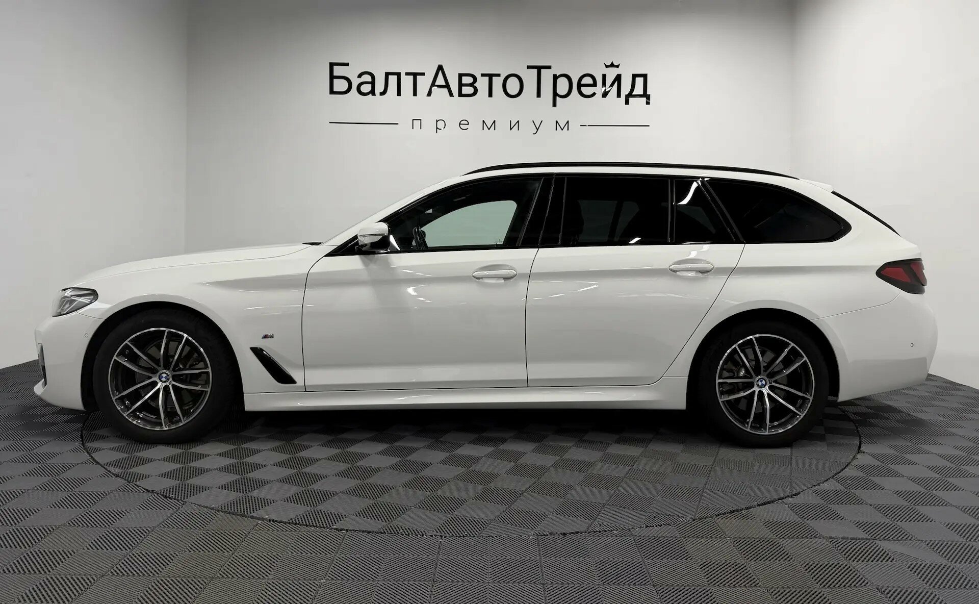 Автомобиль BMW 5 серии 518d 2.0d AT (150 л.с.) - 4