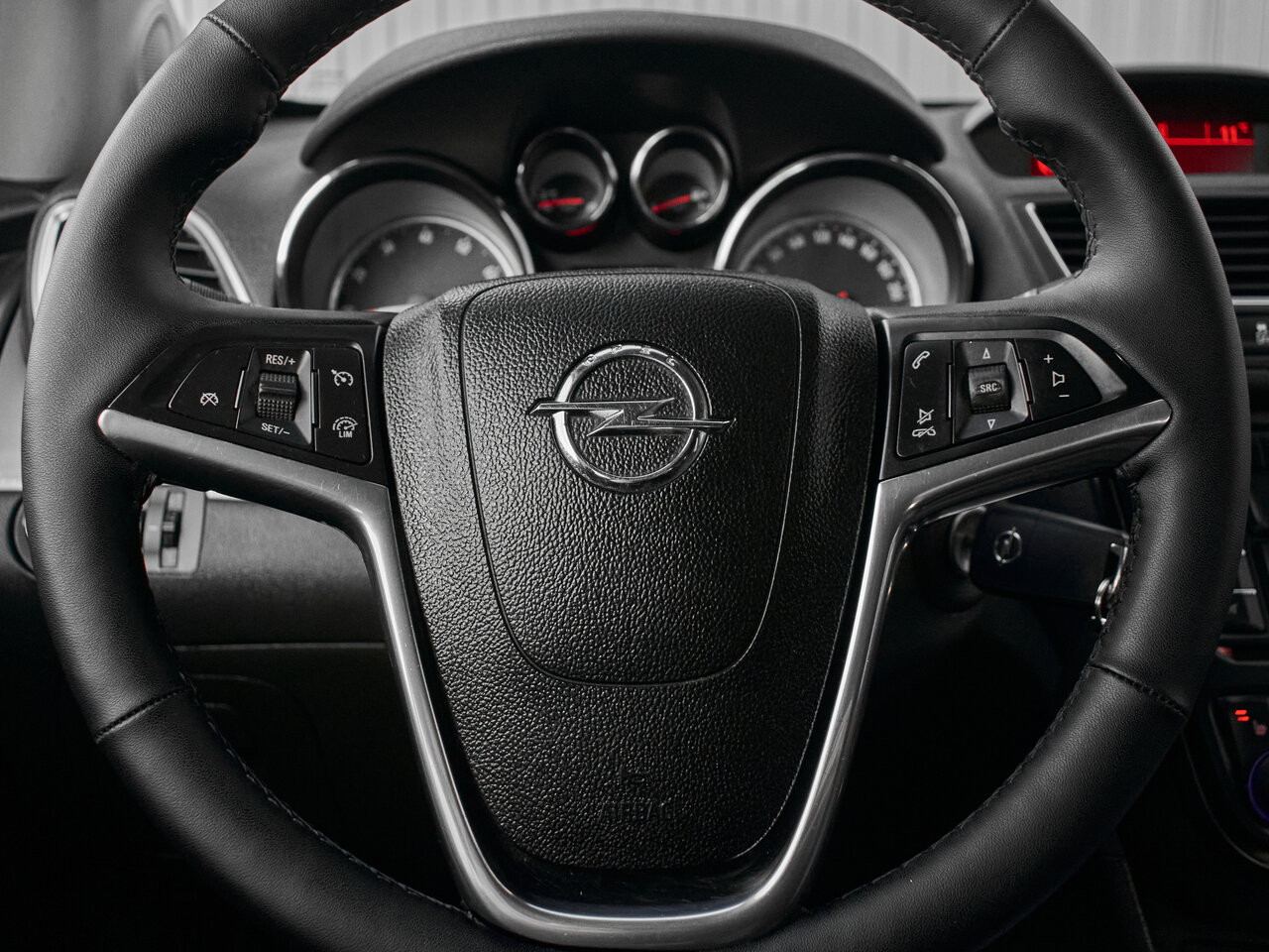 Купить Opel Mokka 1.8 AT (140 л.с.) 4WD, 2014 в Екатеренбурге