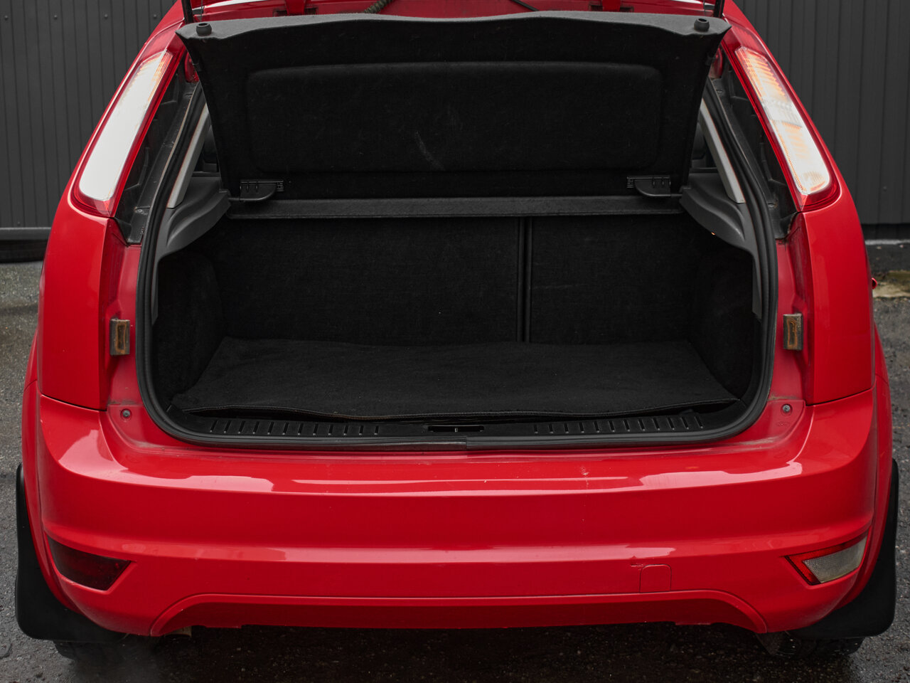 Купить Ford Focus 1.8 MT (125 л.с.), 2011 в Екатеренбурге
