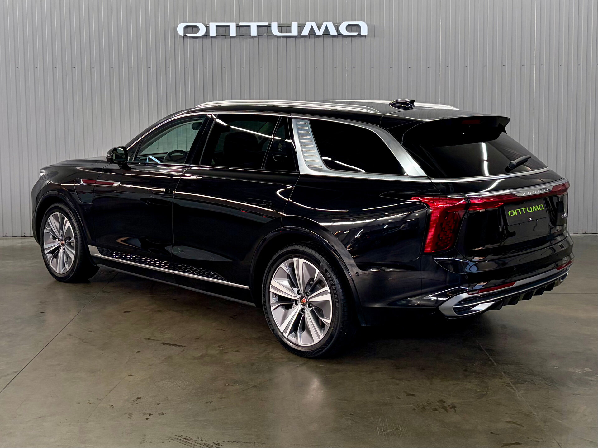 Hongqi E-HS9 