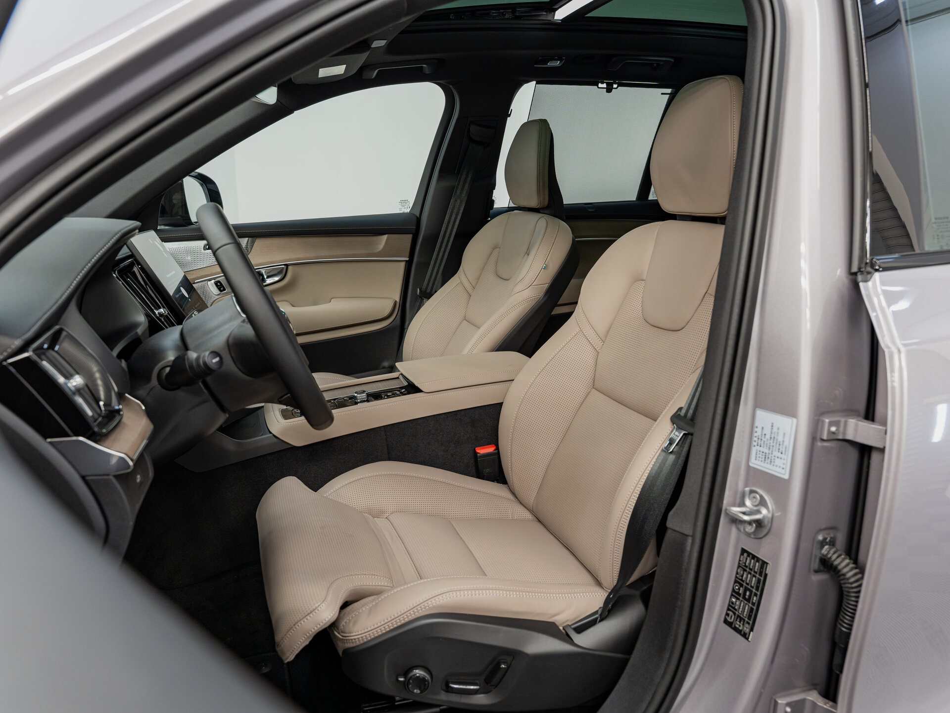Автомобиль Volvo XC90 B6 2.0 AT (300 л.с.) 4WD - 12