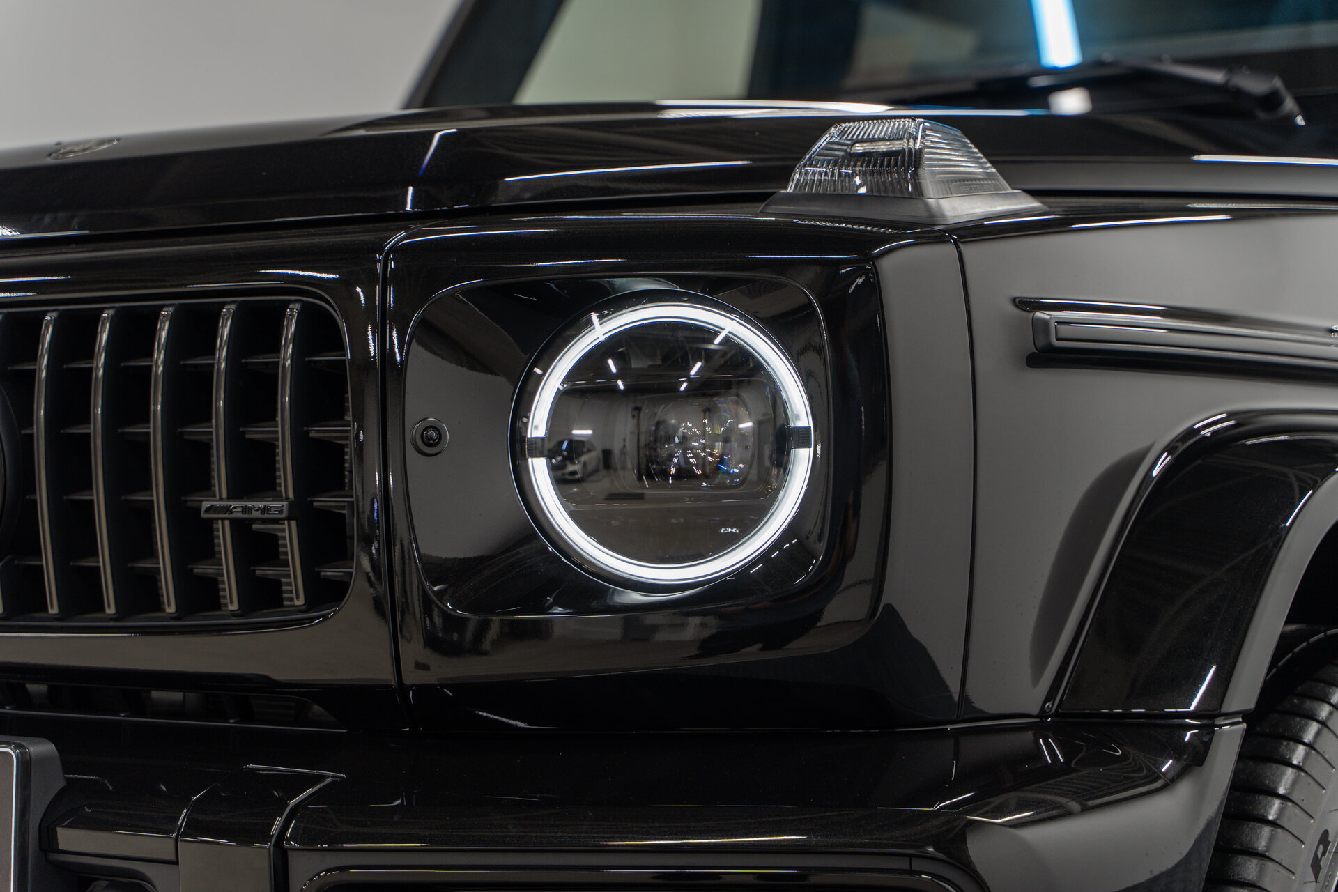 Автомобиль Mercedes-Benz G-Класс AMG 63 AMG 4.0 AT (585 л.с.) 4WD - 4