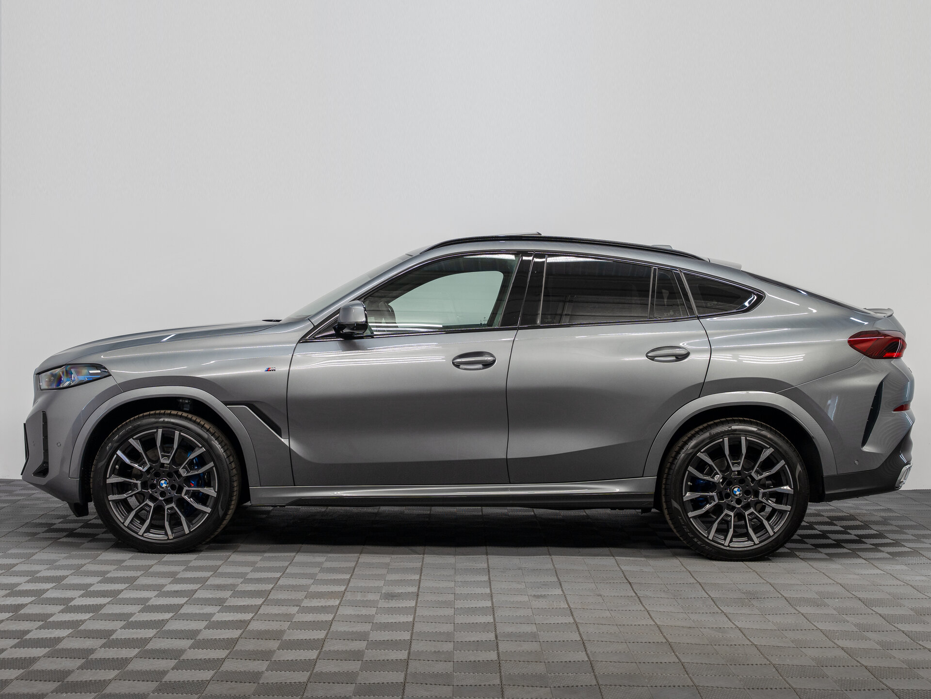 Автомобиль BMW X6 40i 3.0 AT (381 л.с.) 4WD - 6