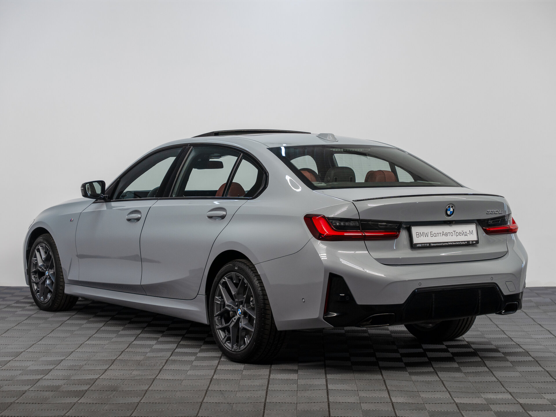 Автомобиль BMW 3 серии 330i 2.0 AT (245 л.с.) - 4