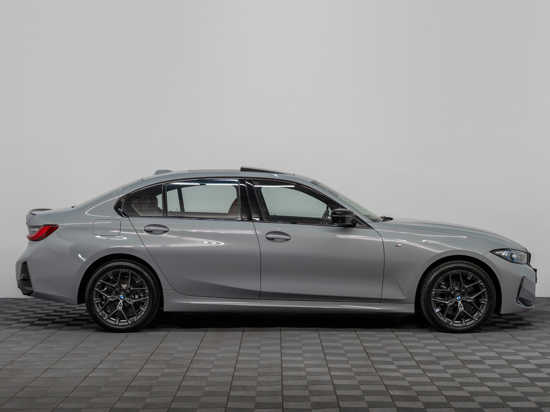 Автомобиль BMW 3 серии 330i 2.0 AT (245 л.с.) - 8