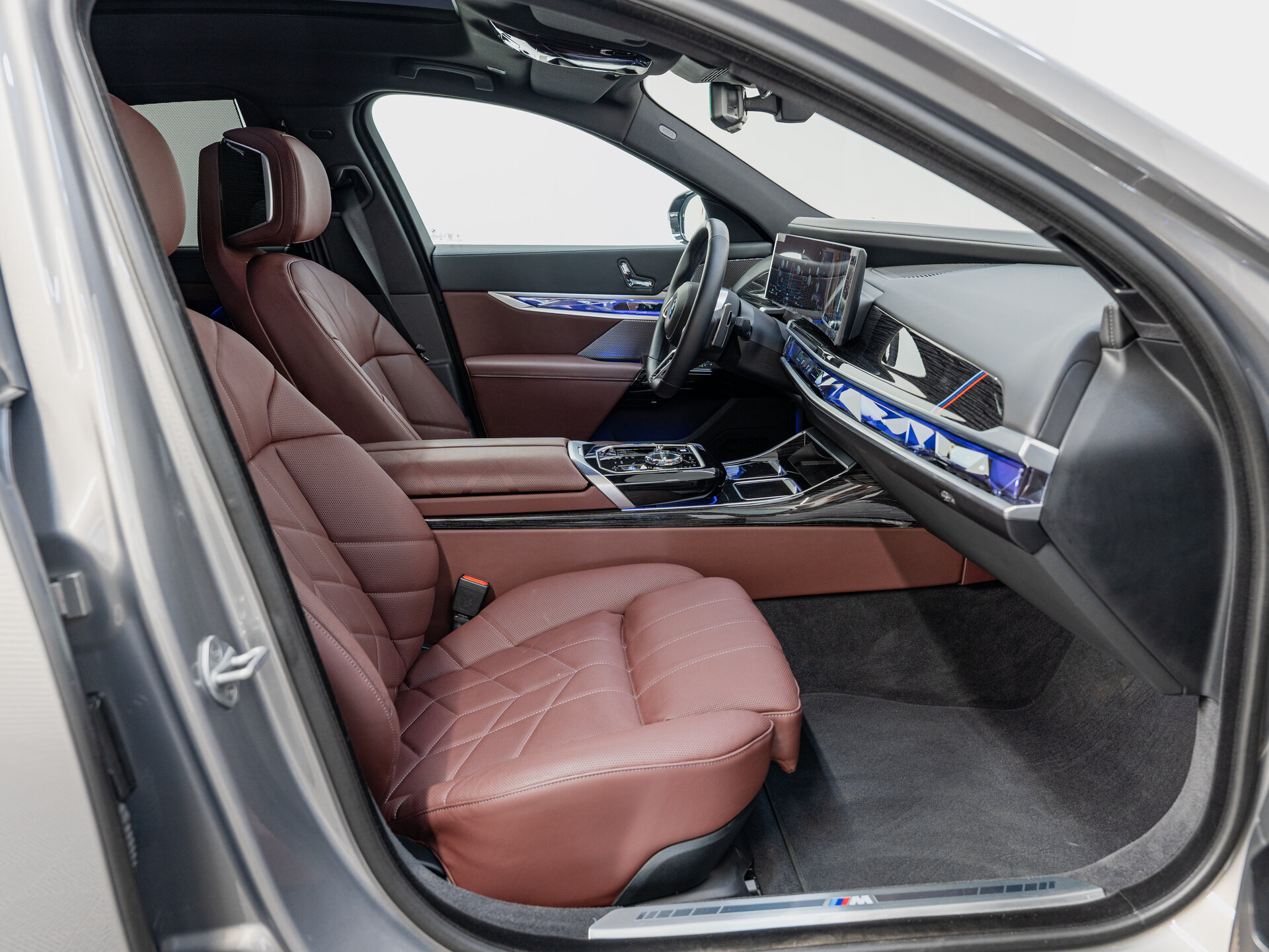 Автомобиль BMW 7 серии 740d xDrive 3.0d AT (286 л.с.) 4WD - 17