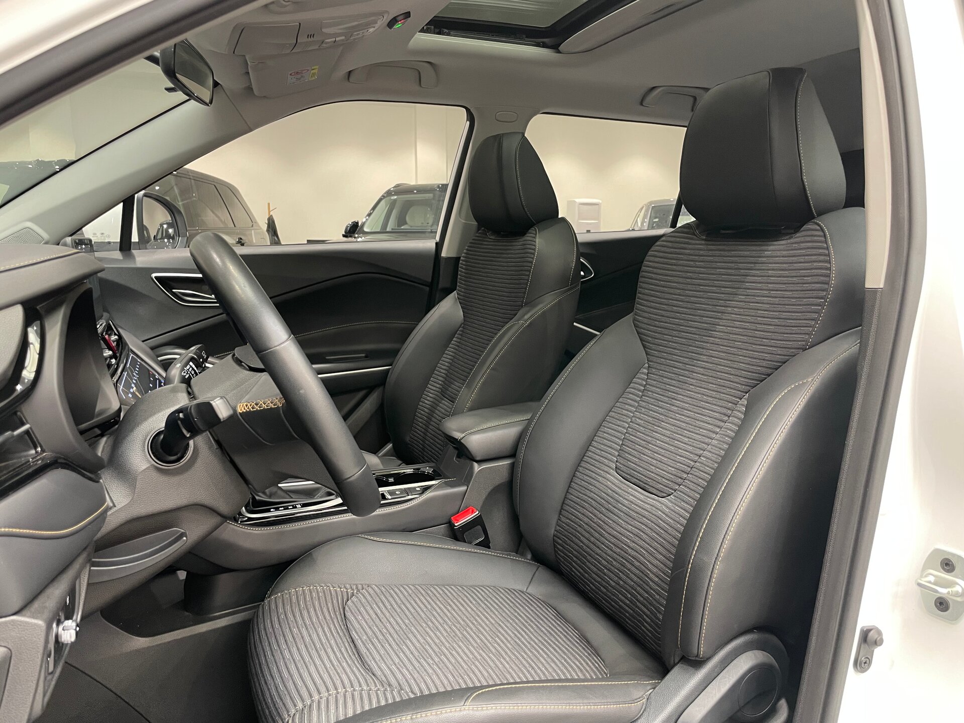 Автомобиль Москвич 3 1.5 CVT (136 л.с.) - 8