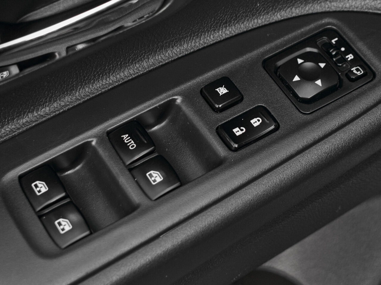 Купить Mitsubishi Outlander 2.0 CVT (146 л.с.) 4WD, 2018 в Екатеренбурге