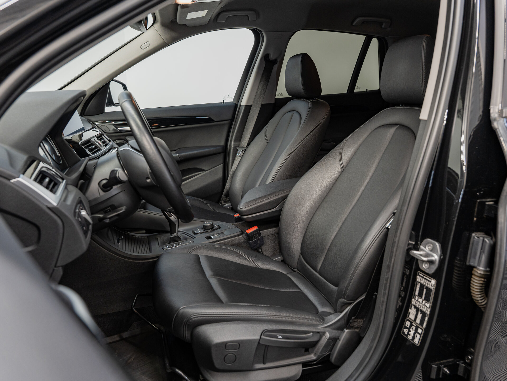 Автомобиль BMW X1 20i xDrive 2.0 AT (192 л.с.) 4WD - 18