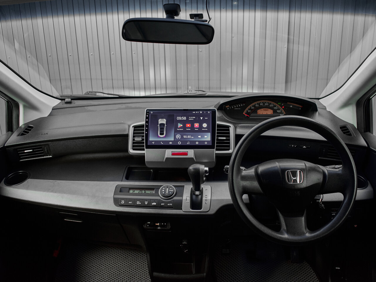 Купить Honda Freed 1.5 CVT (118 л.с.), 2010 в Екатеренбурге