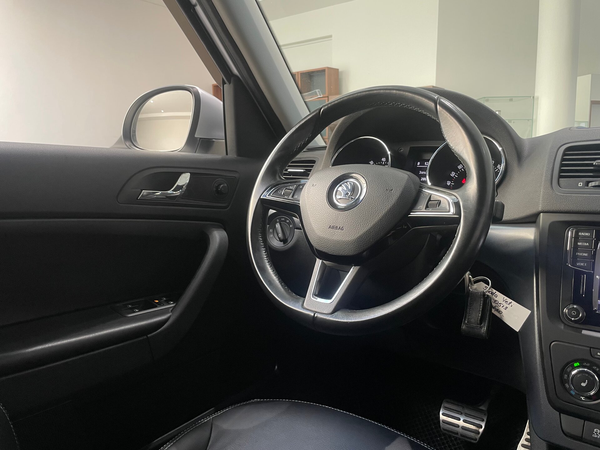 Автомобиль Skoda Yeti 1.8 AMT (152 л.с.) 4WD - 15