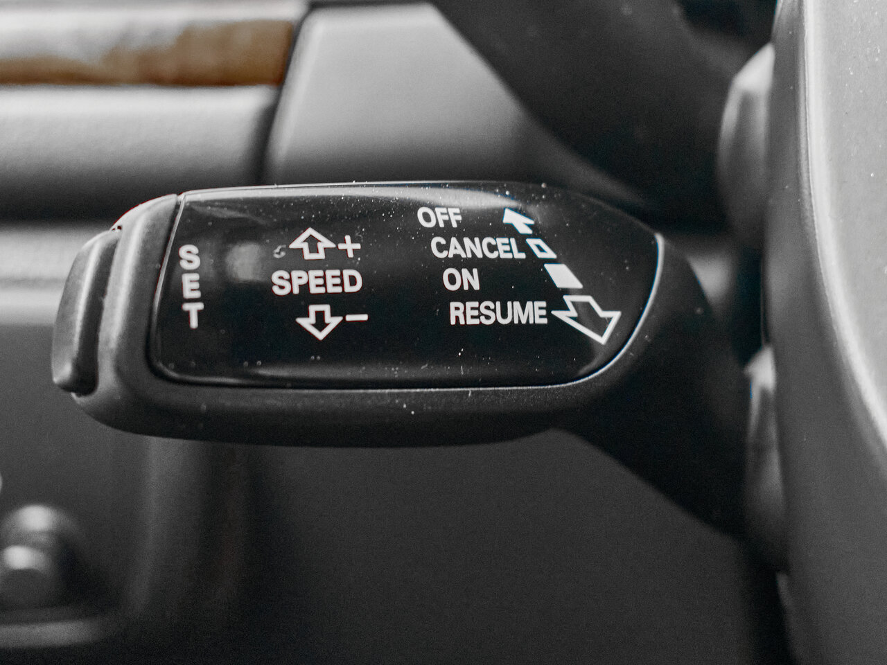 Купить Audi A6 2.0 CVT (180 л.с.), 2012 в Екатеренбурге