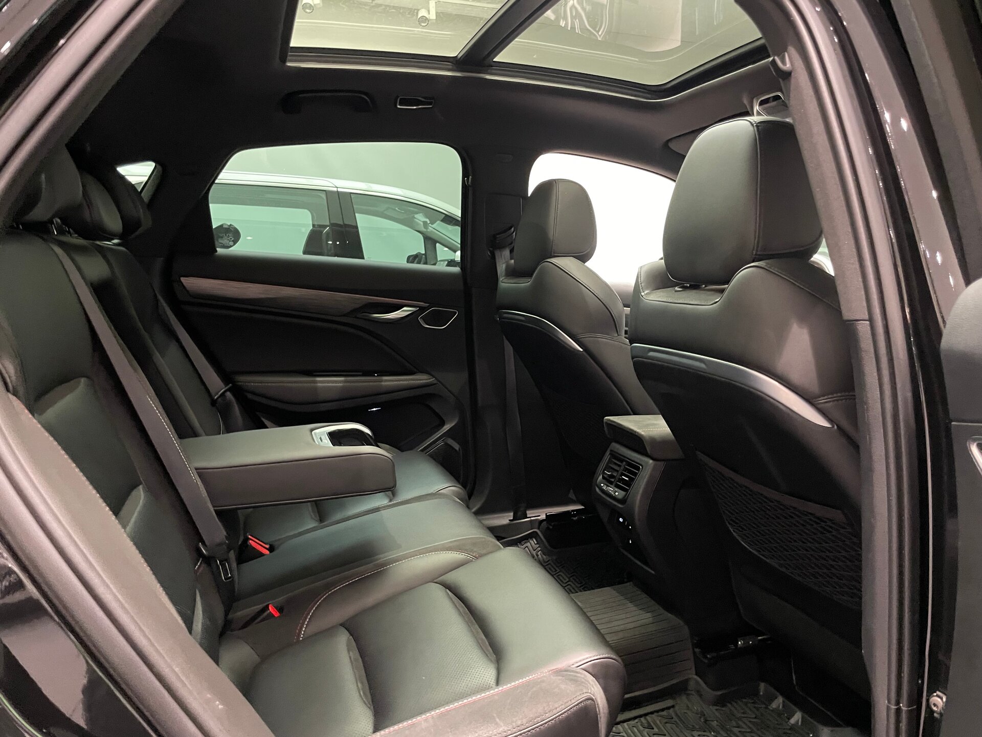 Автомобиль Geely Tugella 2.0 AT (238 л.с.) 4WD - 10