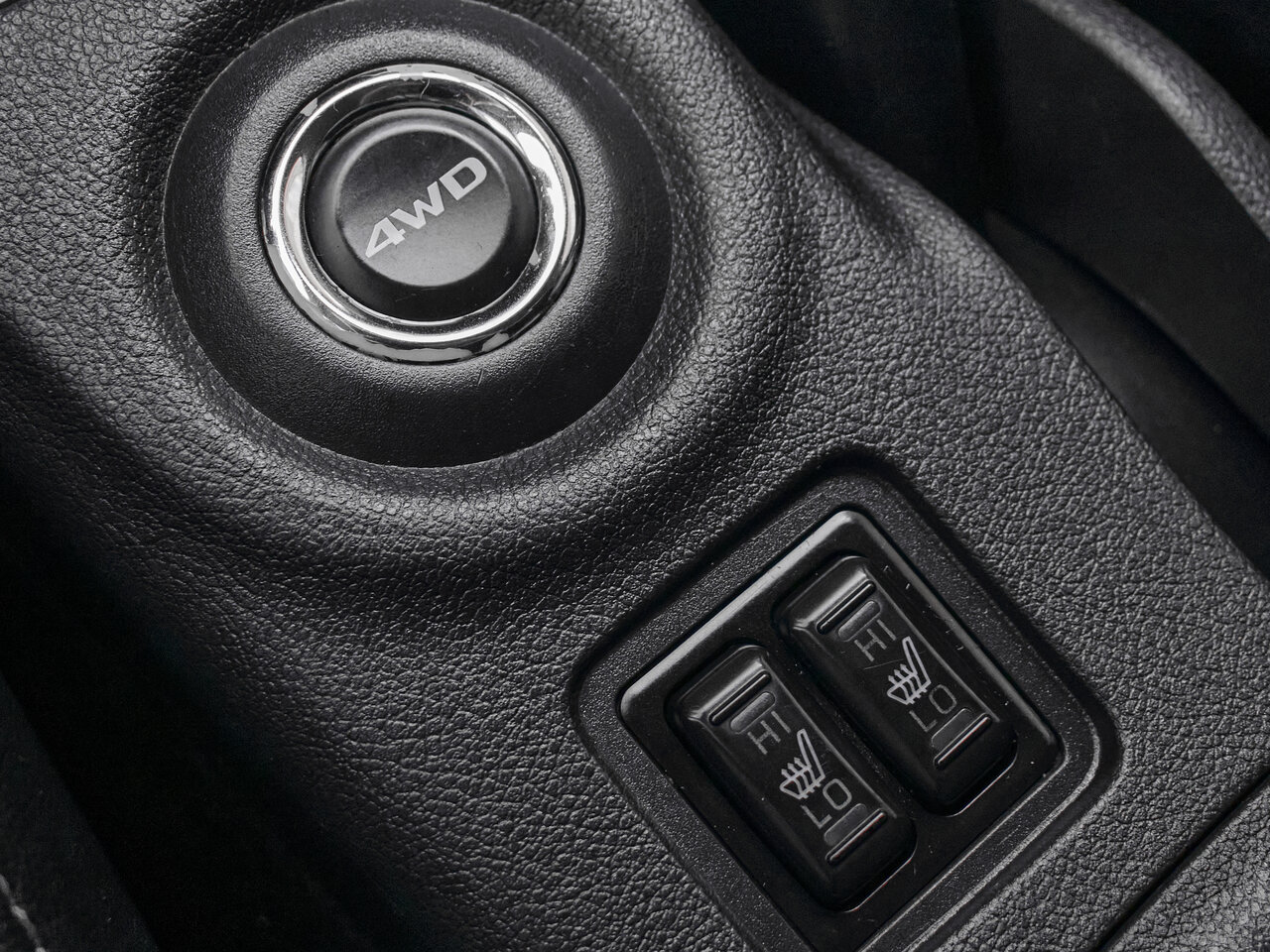 Купить Mitsubishi Outlander 2.4 CVT (167 л.с.) 4WD, 2015 в Екатеренбурге