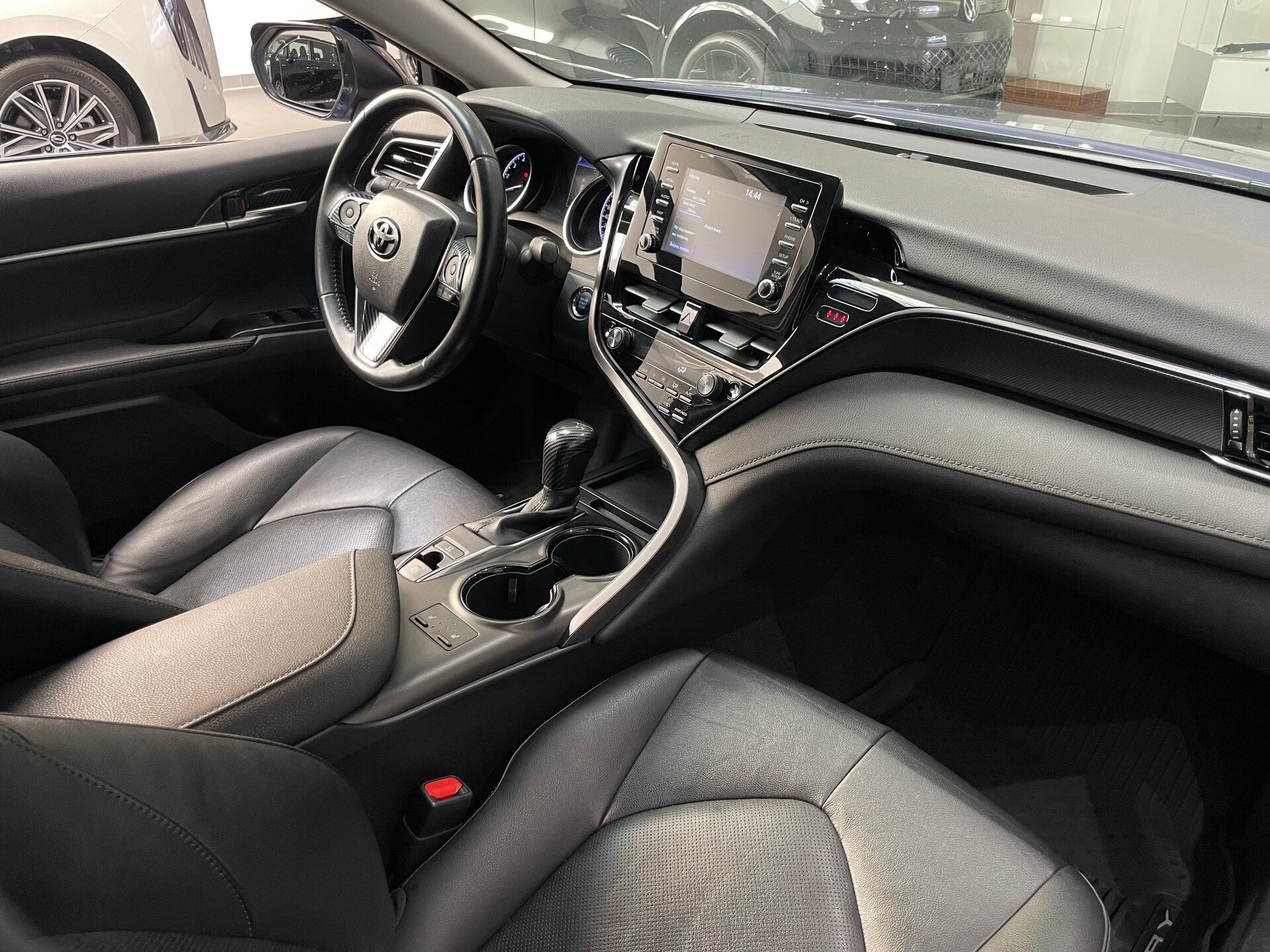 Автомобиль Toyota Camry 2.5 AT (200 л.с.) - 11