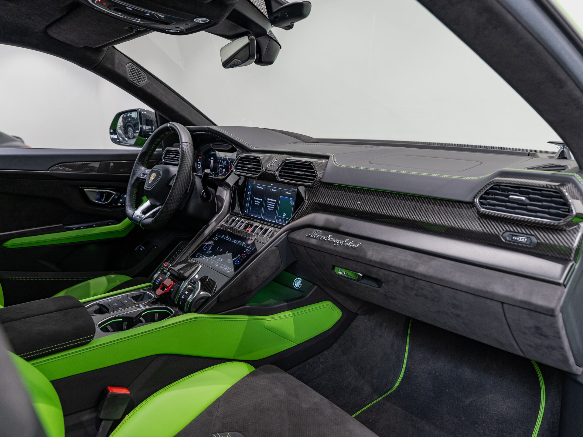 Автомобиль Lamborghini Urus 4.0 AT (650 л.с.) 4WD - 11