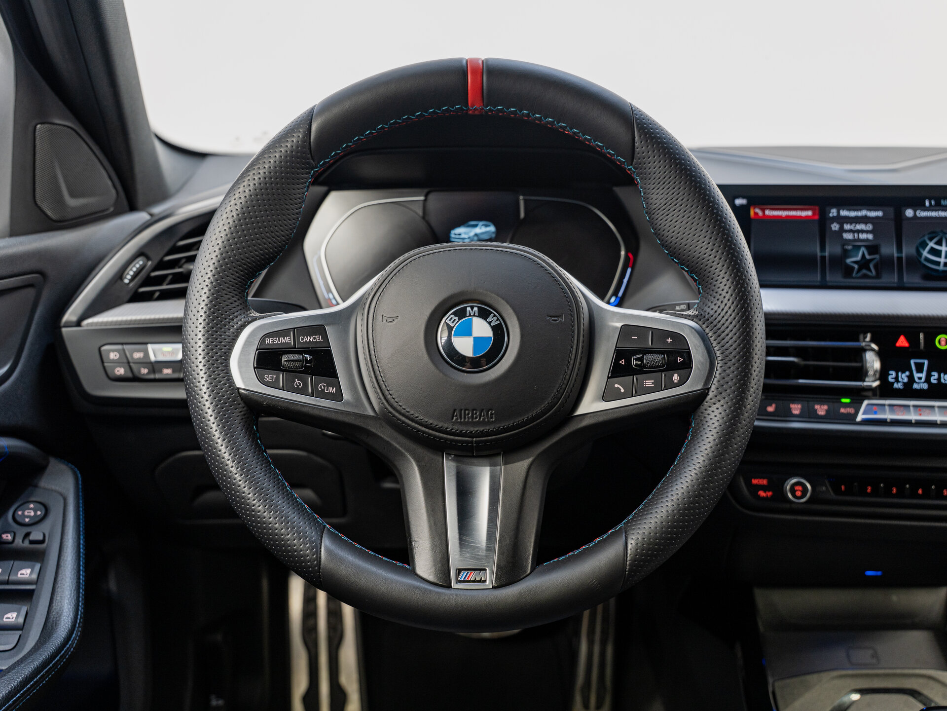 Автомобиль BMW 1 серии 118i 1.5 AMT (140 л.с.) - 13