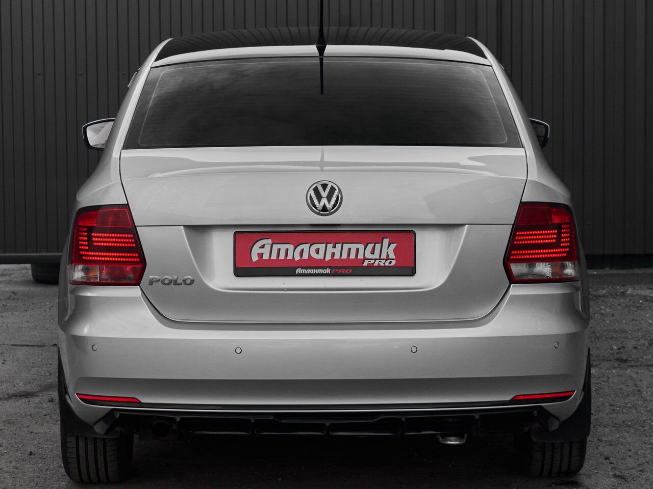 Купить Volkswagen Polo 1.6 AT (110 л.с.), 2016 в Екатеренбурге