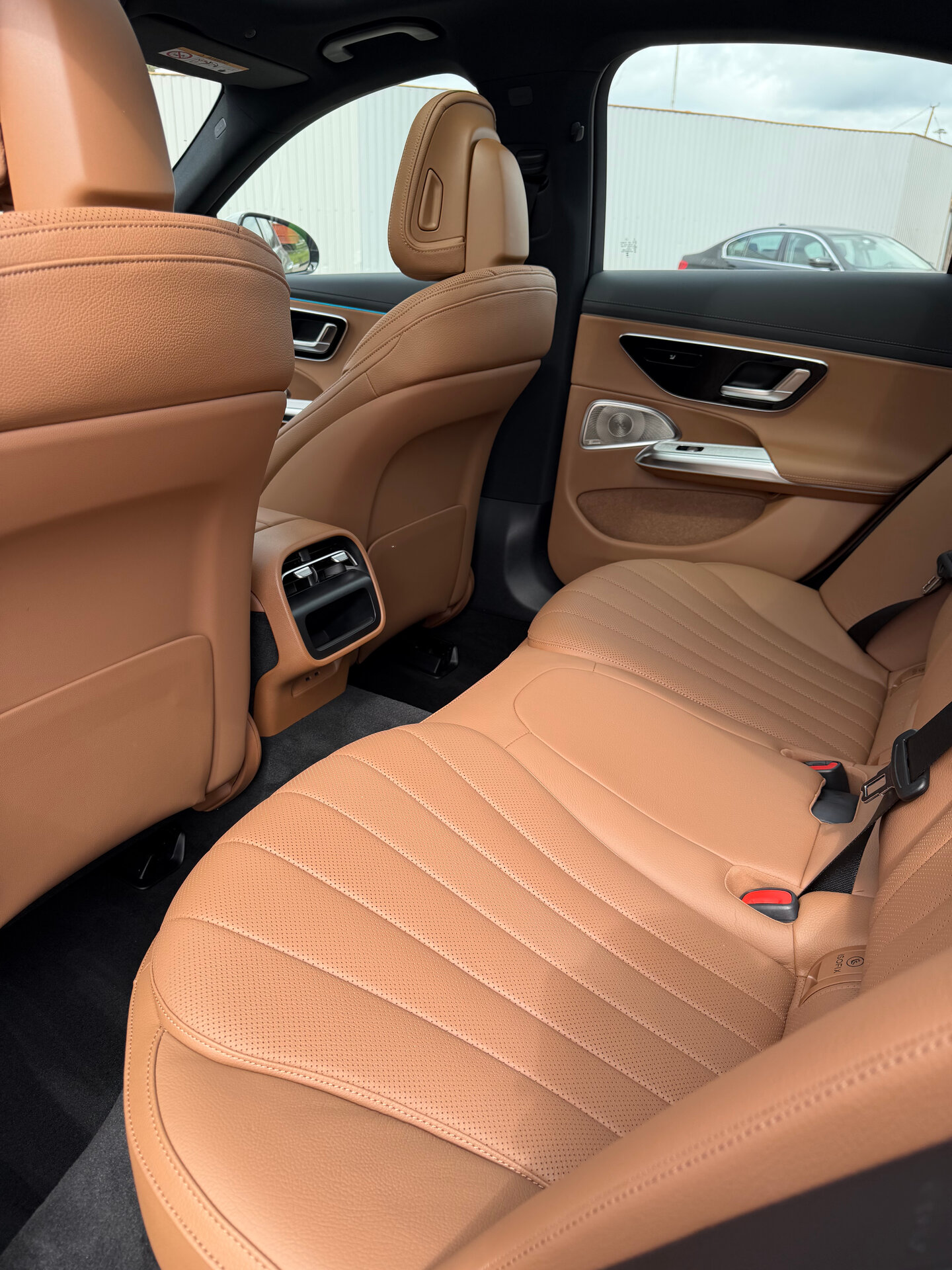 Автомобиль Mercedes-Benz E-Класс 300 2.0 AT (258 л.с.) 4WD - 12