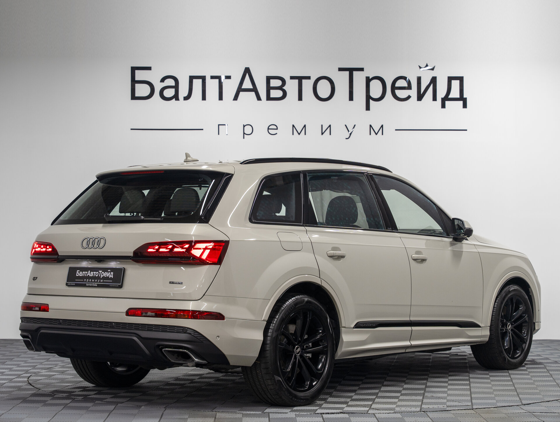 Автомобиль Audi Q7 55 TFSI 3.0 AT (340 л.с.) 4WD - 7