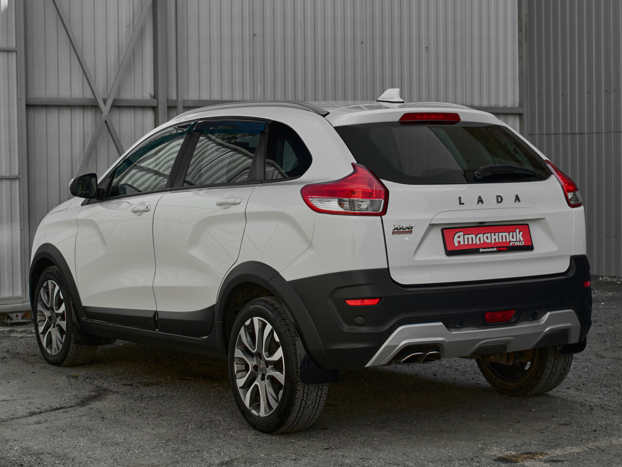 Купить Lada (ВАЗ) XRAY Cross 1.6 CVT (113 л.с.), 2019 в Екатеренбурге