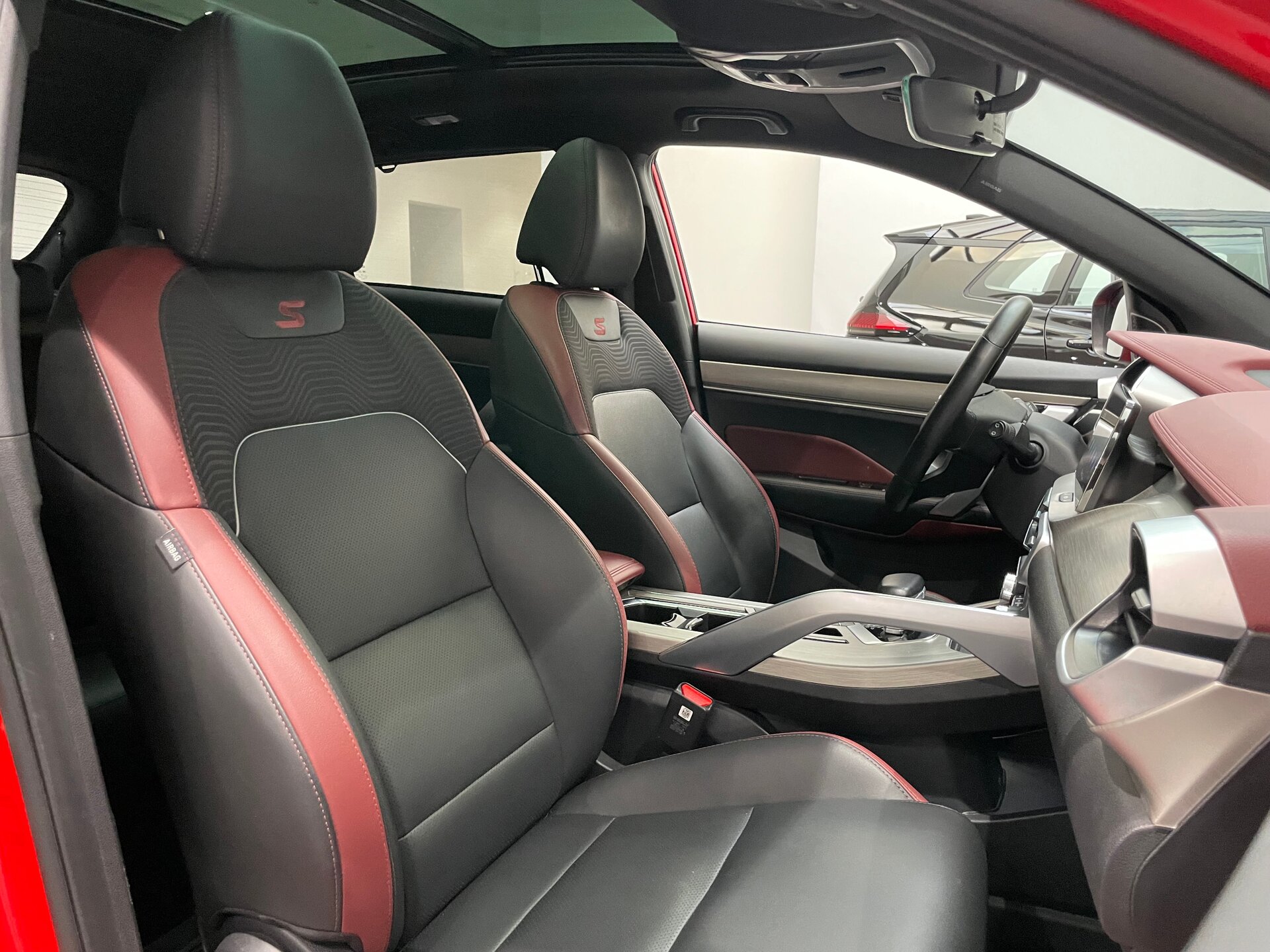 Автомобиль Geely Coolray 1.5 AMT (150 л.с.) - 12