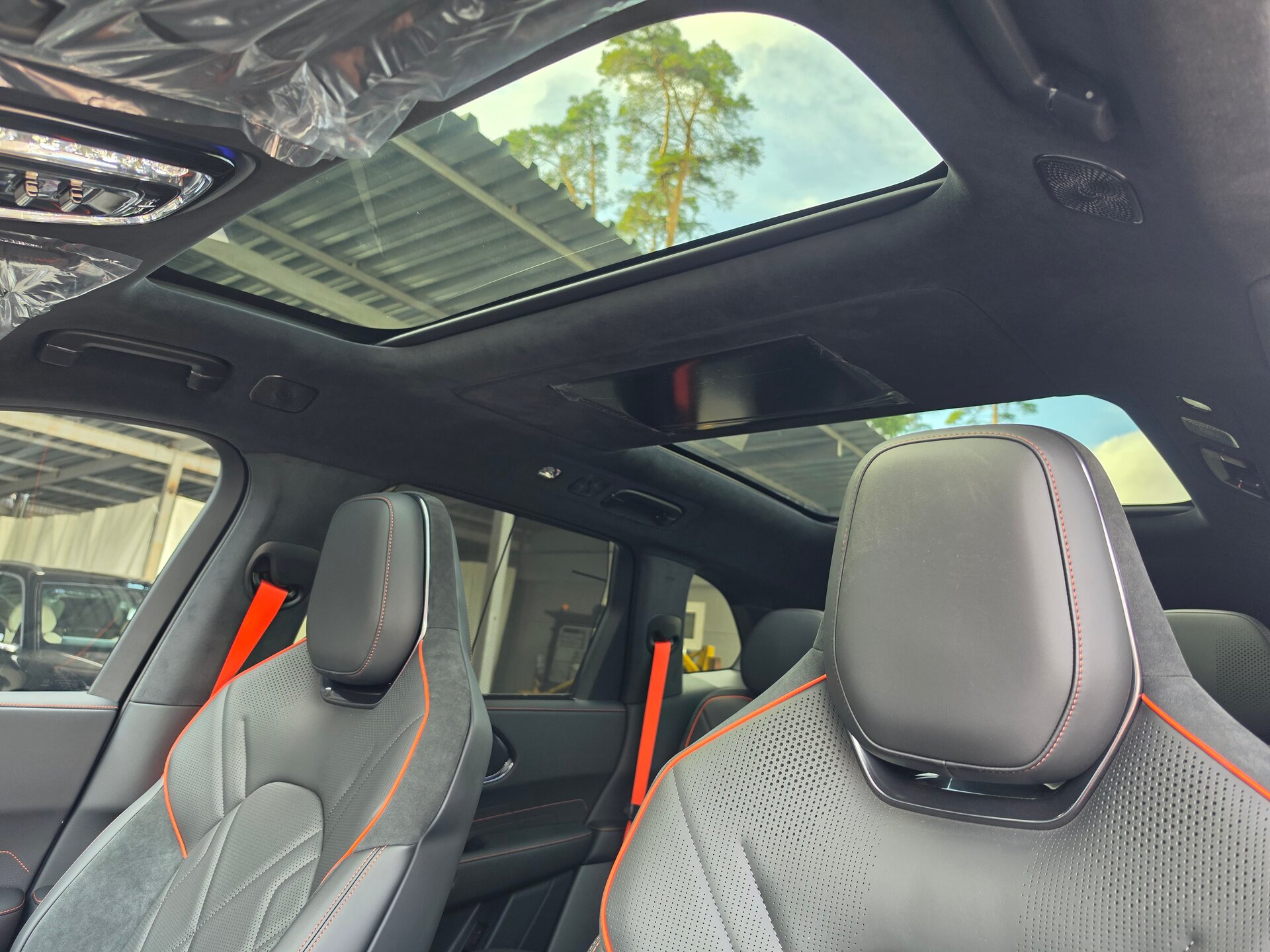 Автомобиль Zeekr 8X Dawn 2.0hyb AT (1401 л.с.) 4WD - 17