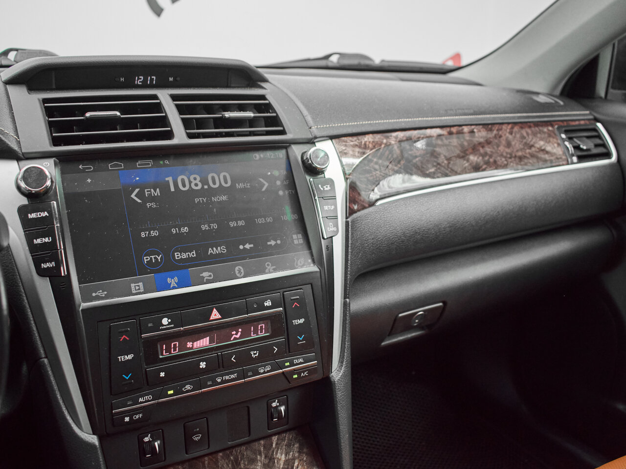Купить Toyota Camry 2.5 AT (181 л.с.), 2016 в Екатеренбурге