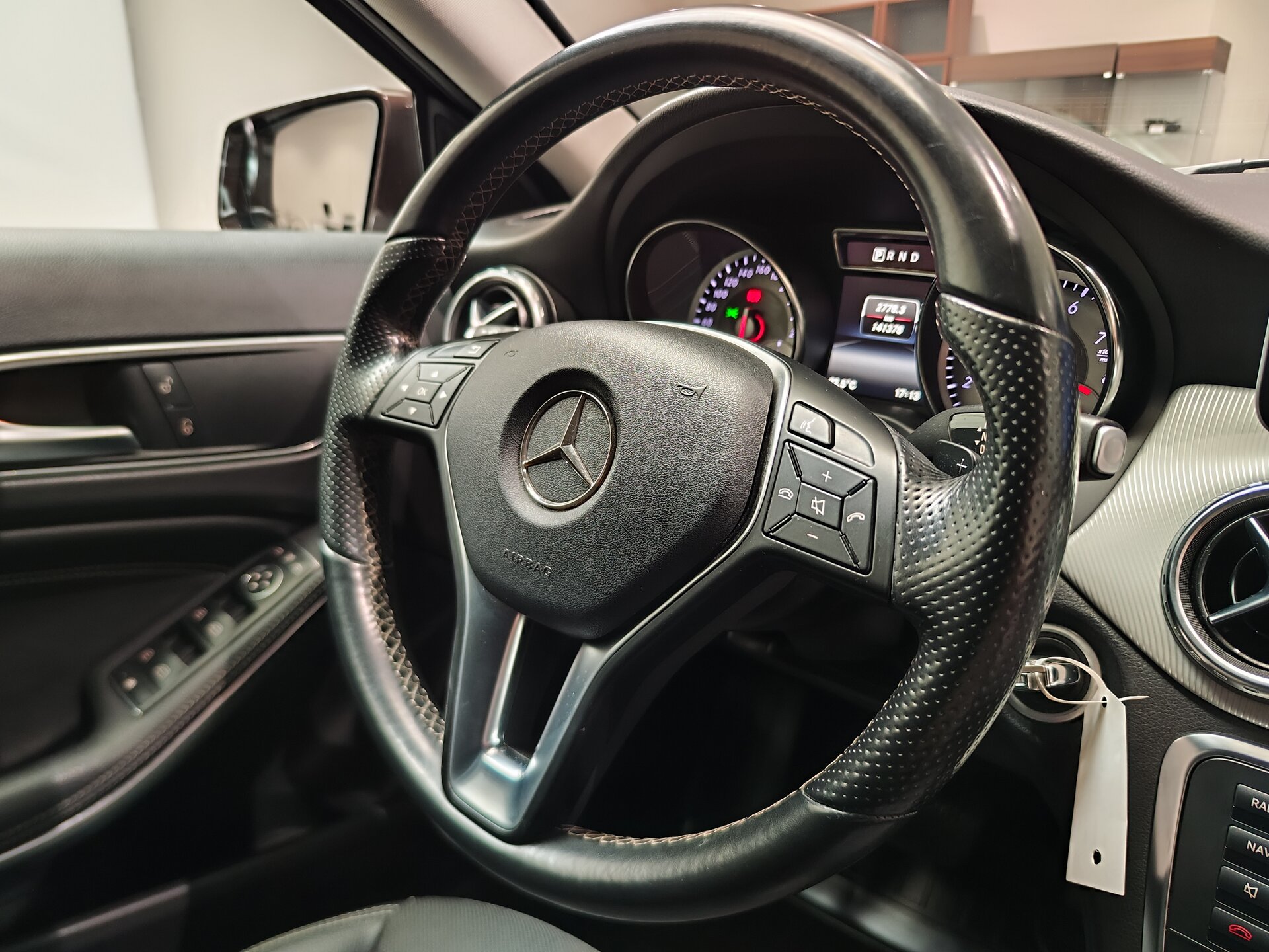 Автомобиль Mercedes-Benz GLA 200 1.6 AMT (156 л.с.) - 13