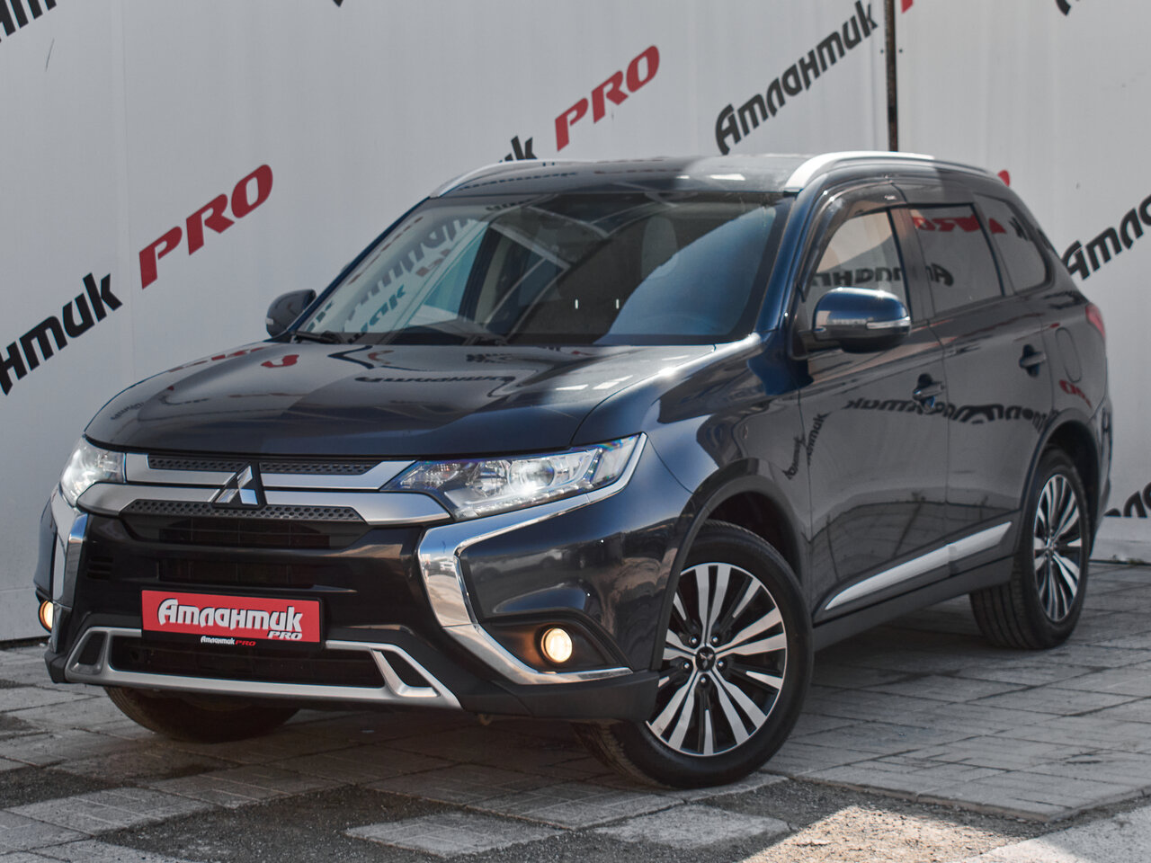 Купить Mitsubishi Outlander 2.0 CVT (146 л.с.) 4WD, 2019 в Екатеренбурге