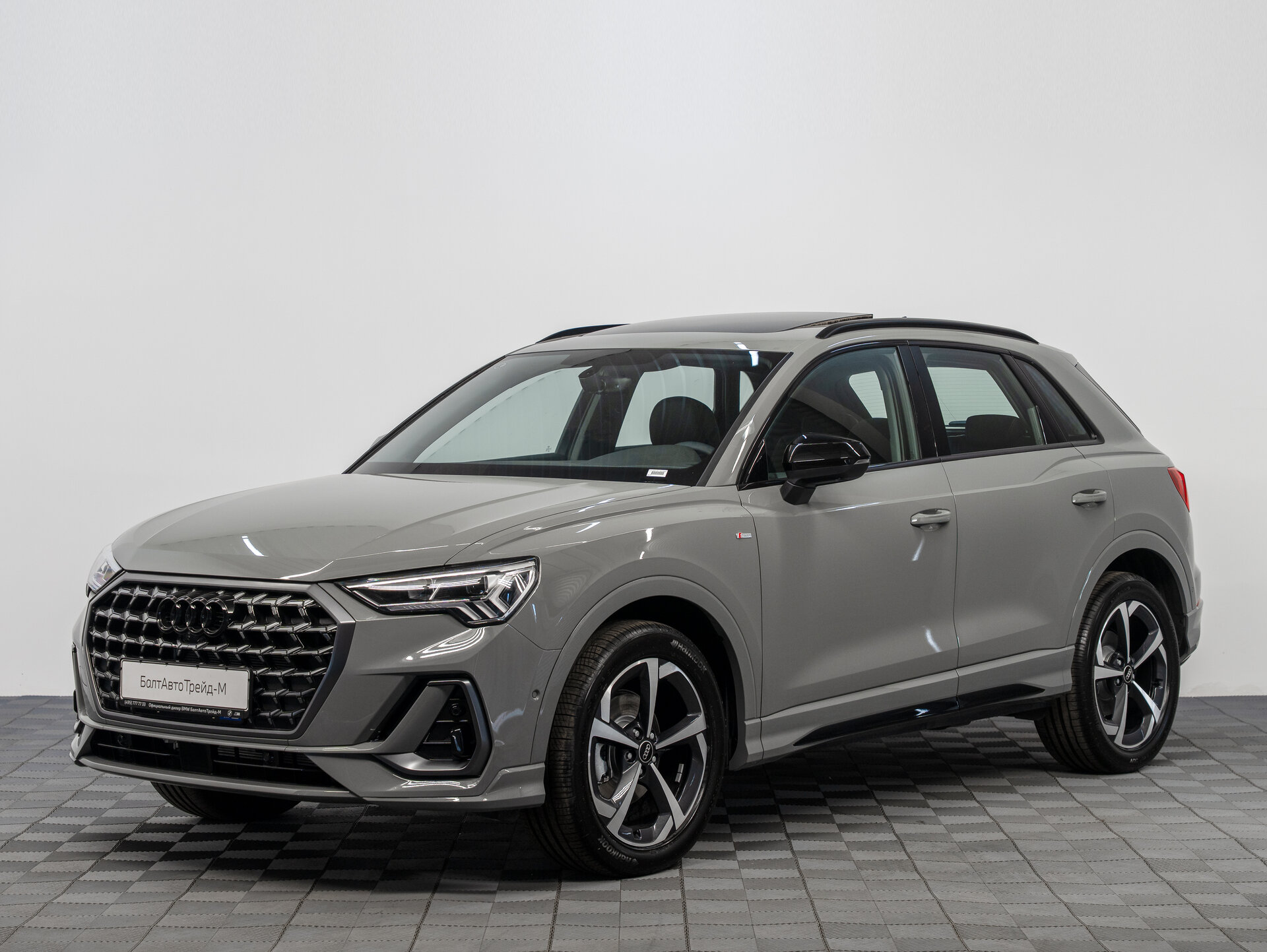 Автомобиль Audi Q3 35 TFSI 1.5 AMT (160 л.с.) - 1