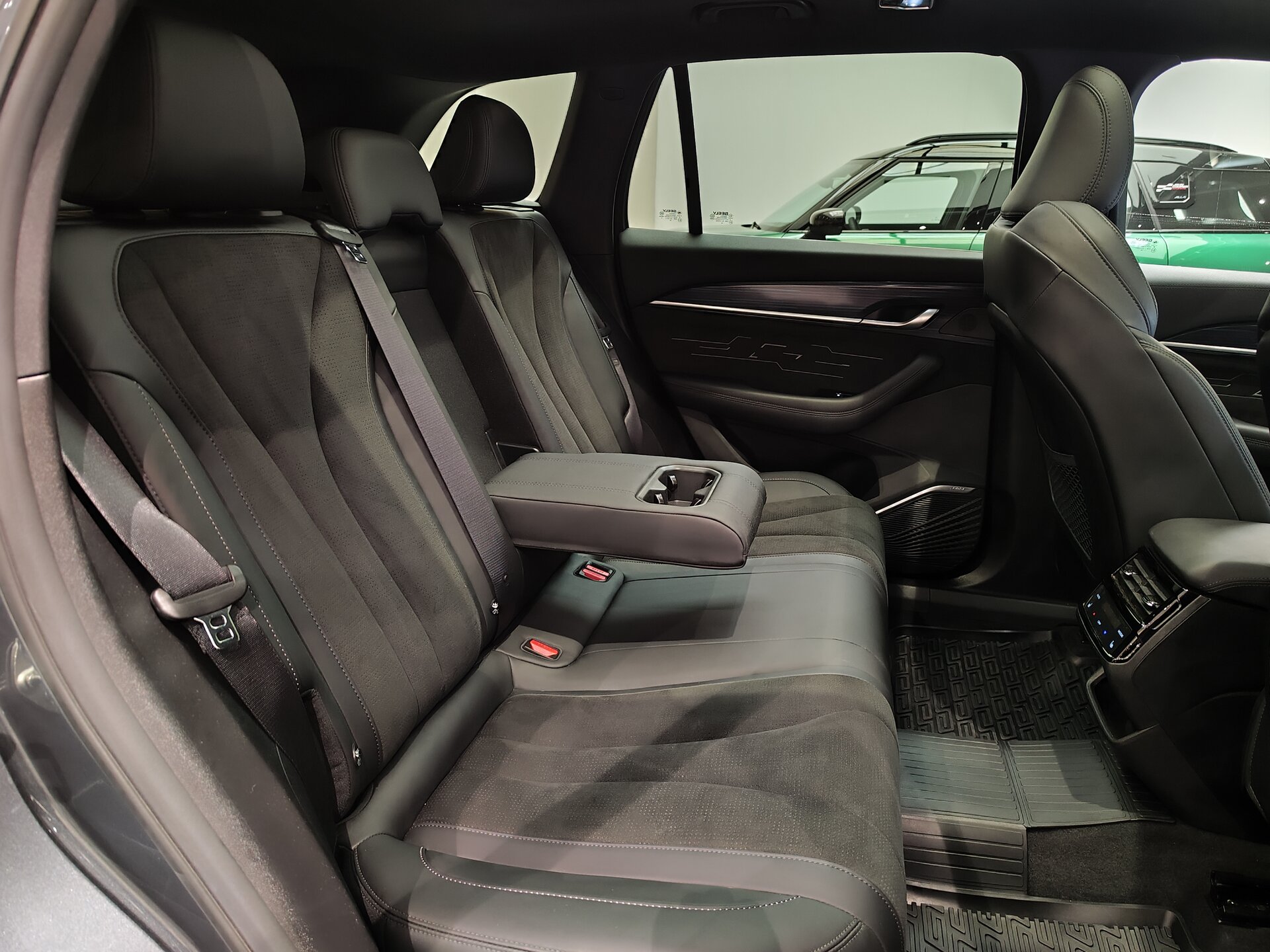 Автомобиль Geely Monjaro 2.0 AT (238 л.с.) 4WD - 11