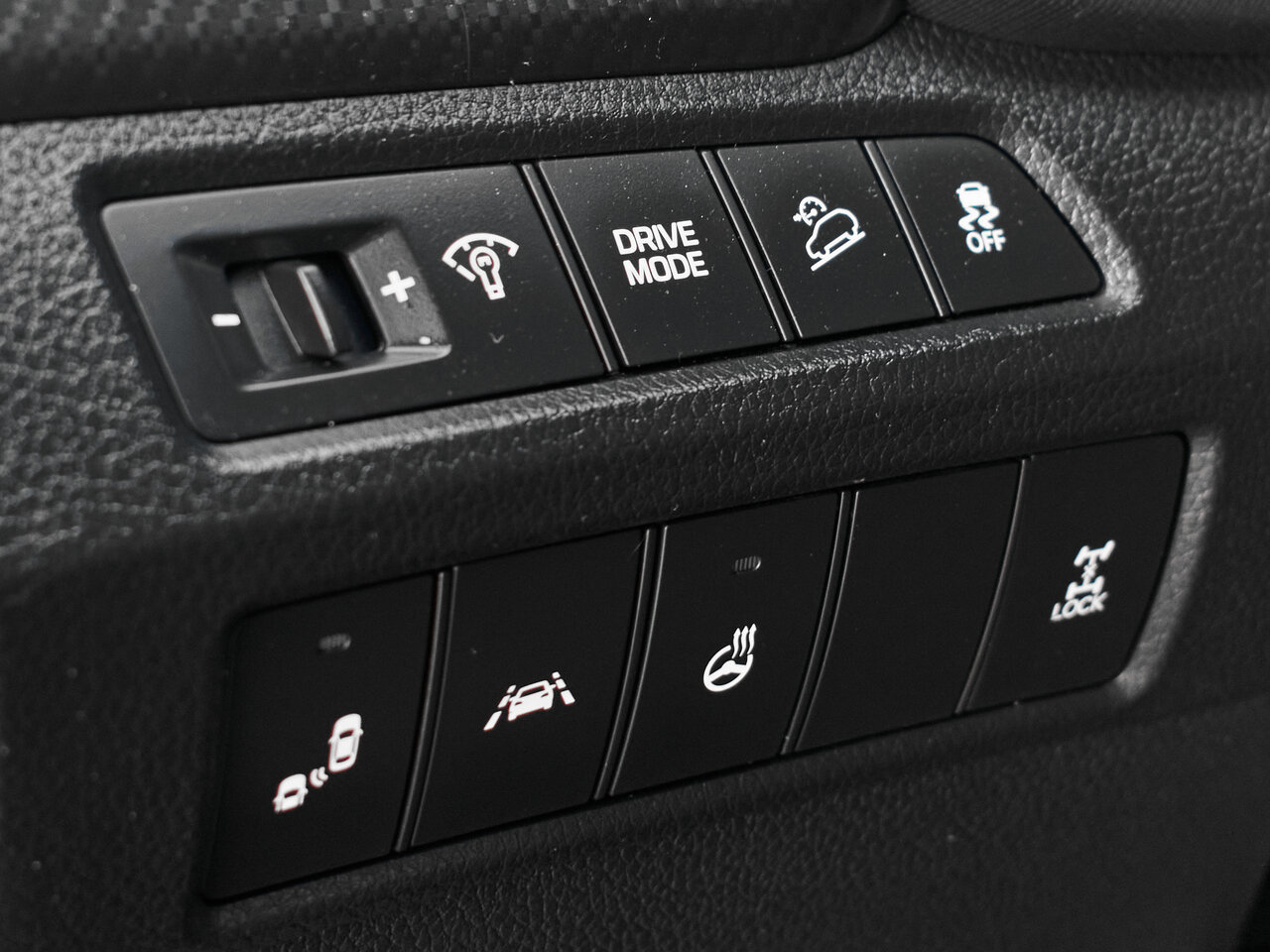 Купить Hyundai Santa Fe 2.4 AT (171 л.с.) 4WD, 2017 в Екатеренбурге