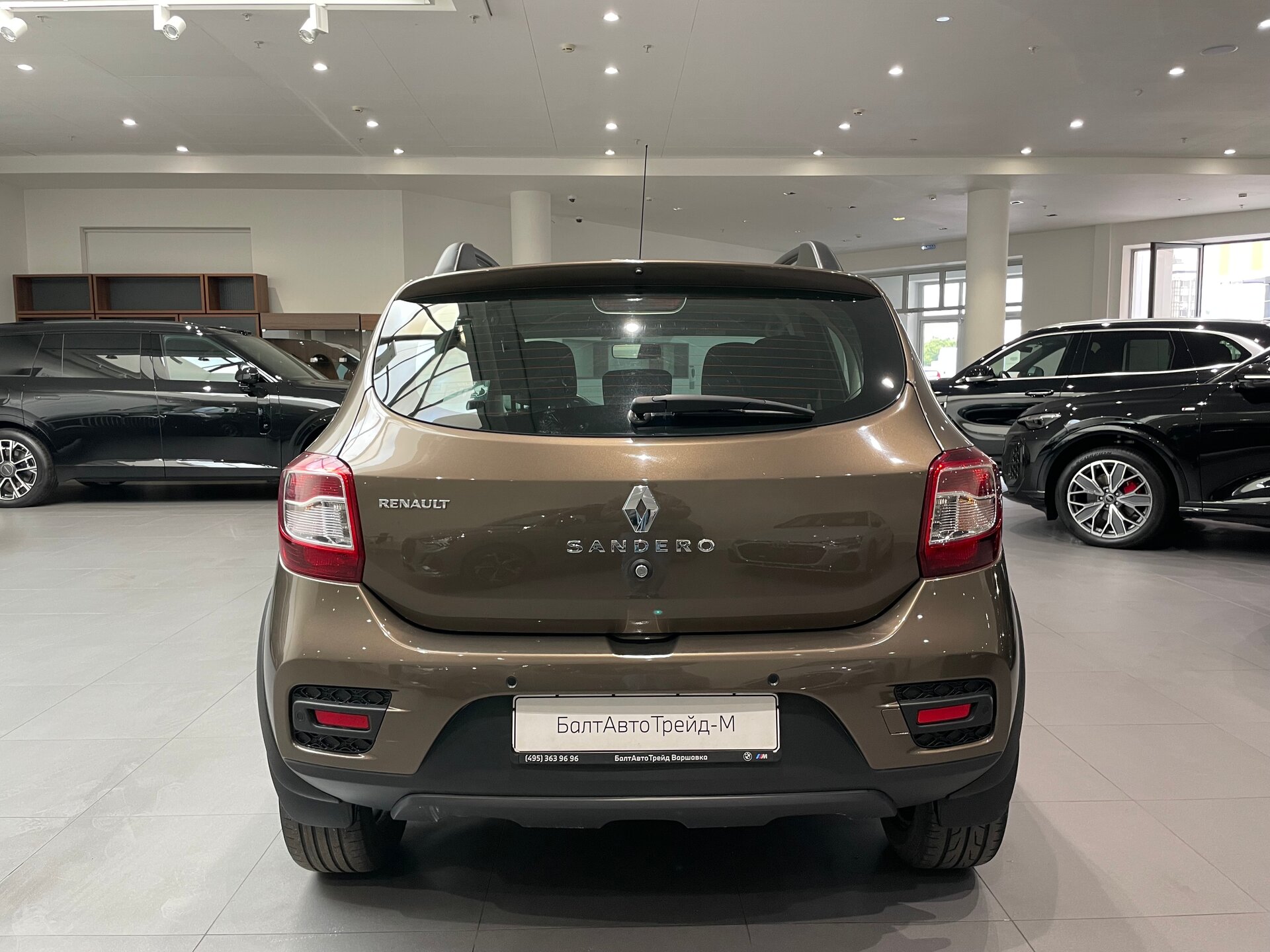 Автомобиль Renault Sandero Stepway 1.6 CVT (113 л.с.) - 5
