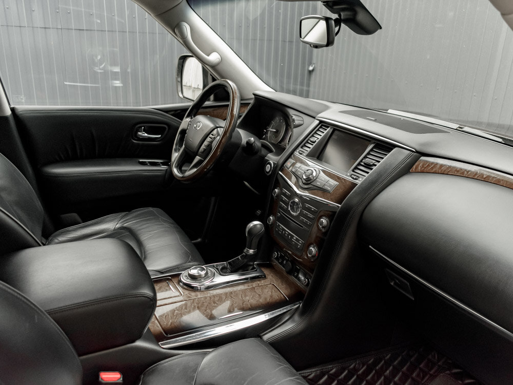 Купить Infiniti QX56 5.6 AT (405 л.с.) 4WD, 2011 в Екатеренбурге